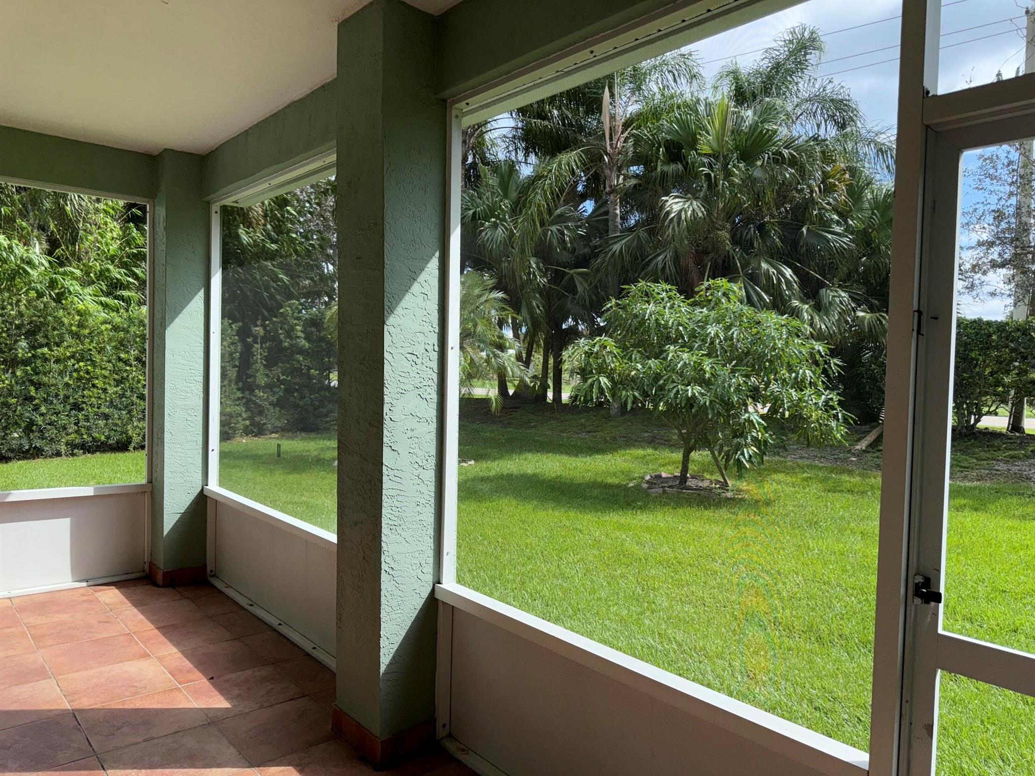 ''''''OAKS OF VERO PD PHA - Residential Lease
