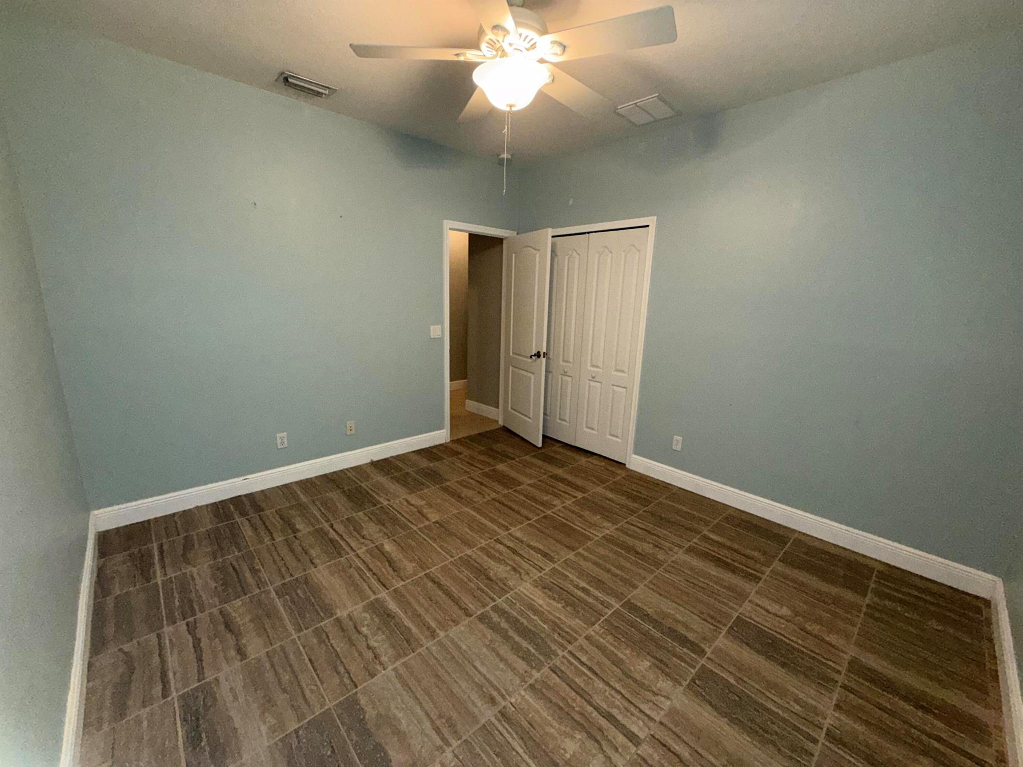 ''''''OAKS OF VERO PD PHA - Residential Lease