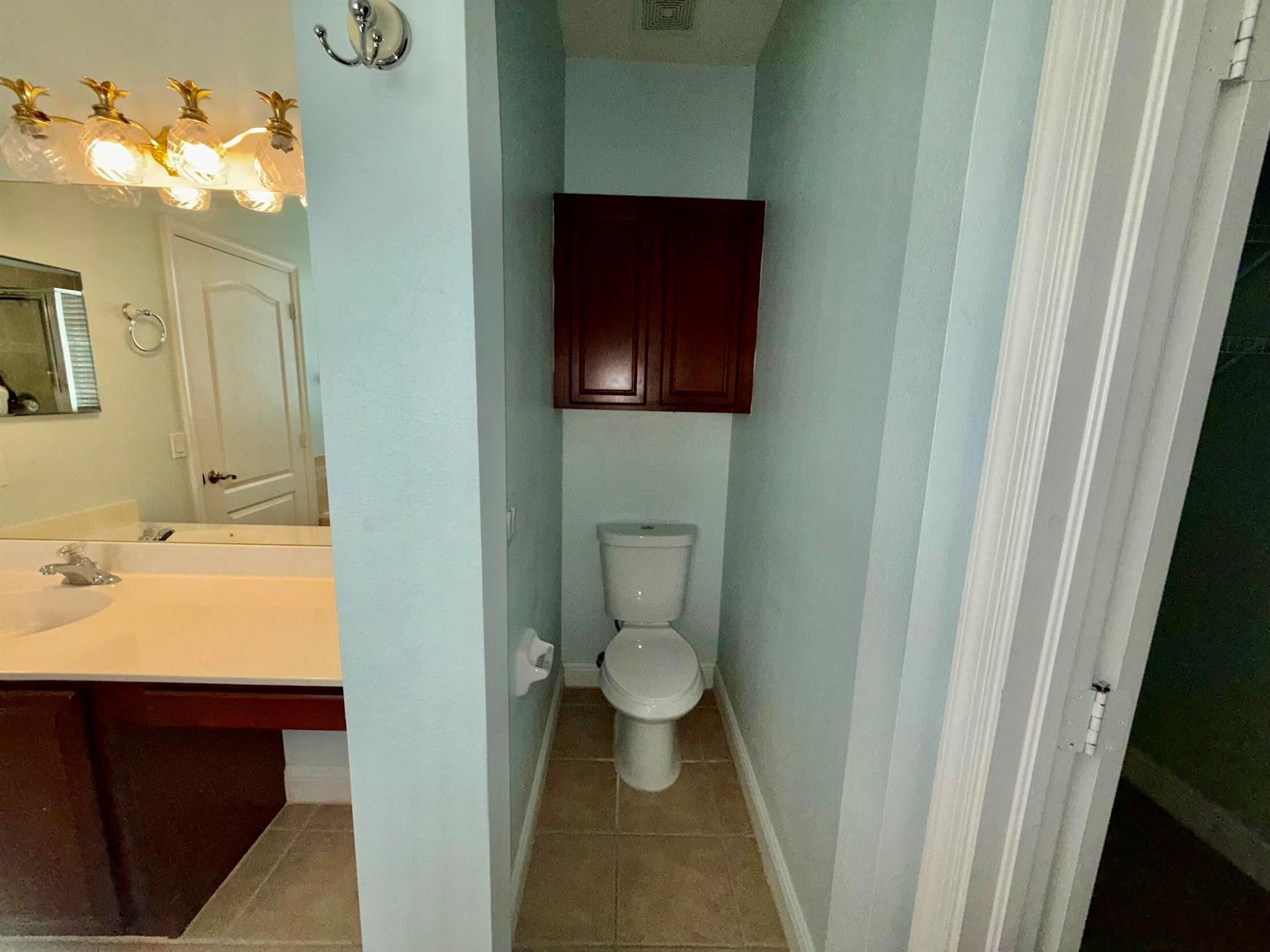 ''''''OAKS OF VERO PD PHA - Residential Lease