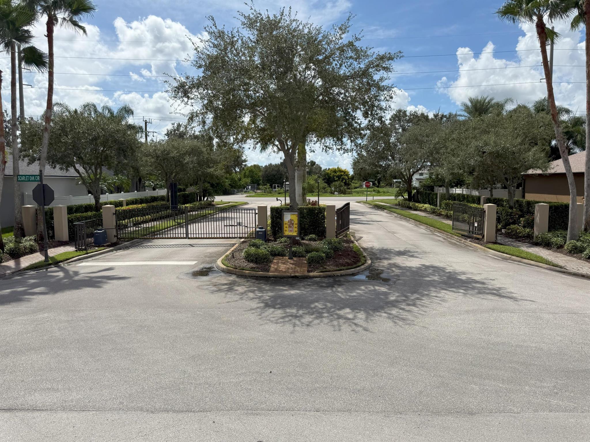 ''''''OAKS OF VERO PD PHA - Residential Lease