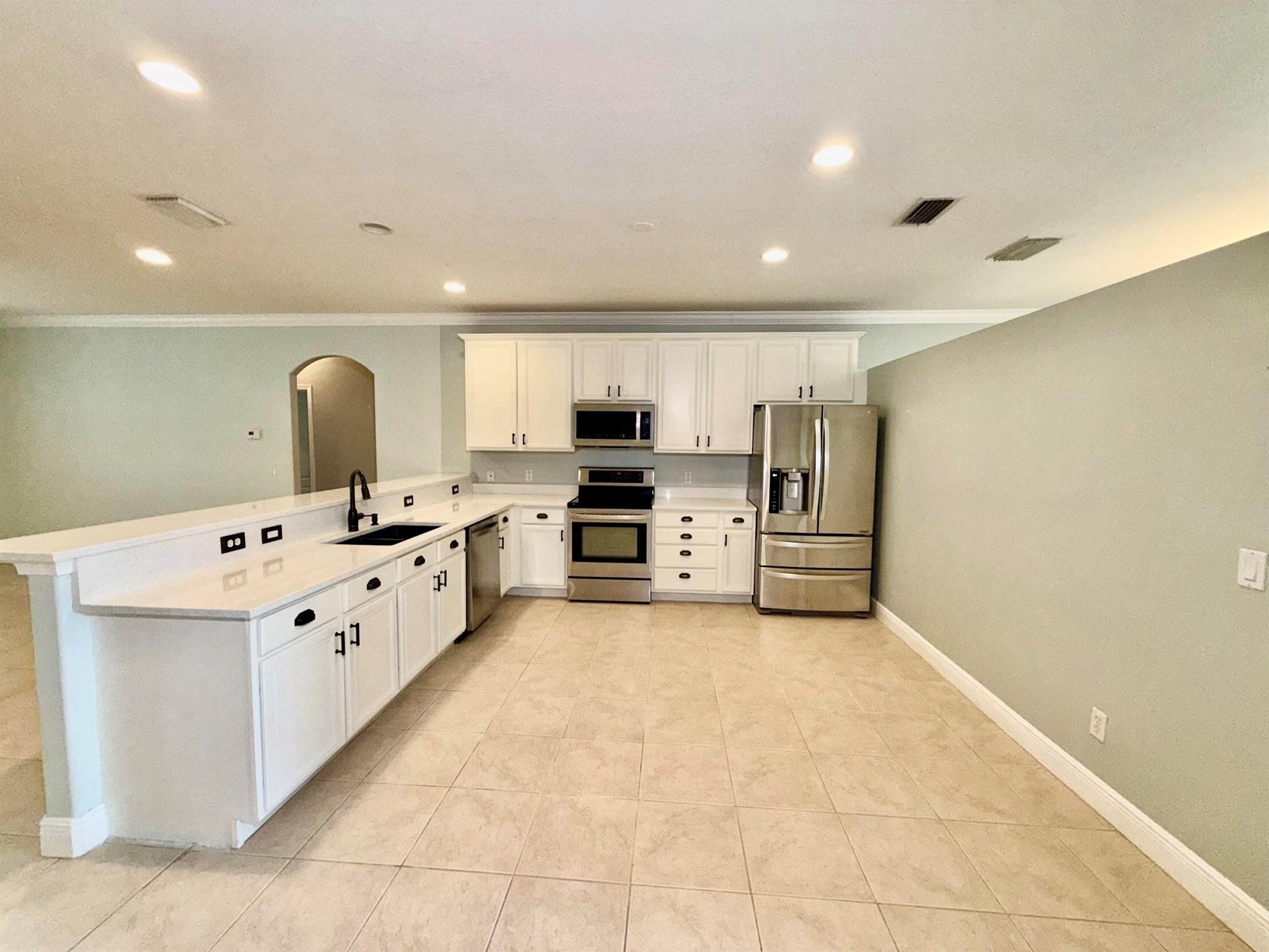 ''''''OAKS OF VERO PD PHA - Residential Lease