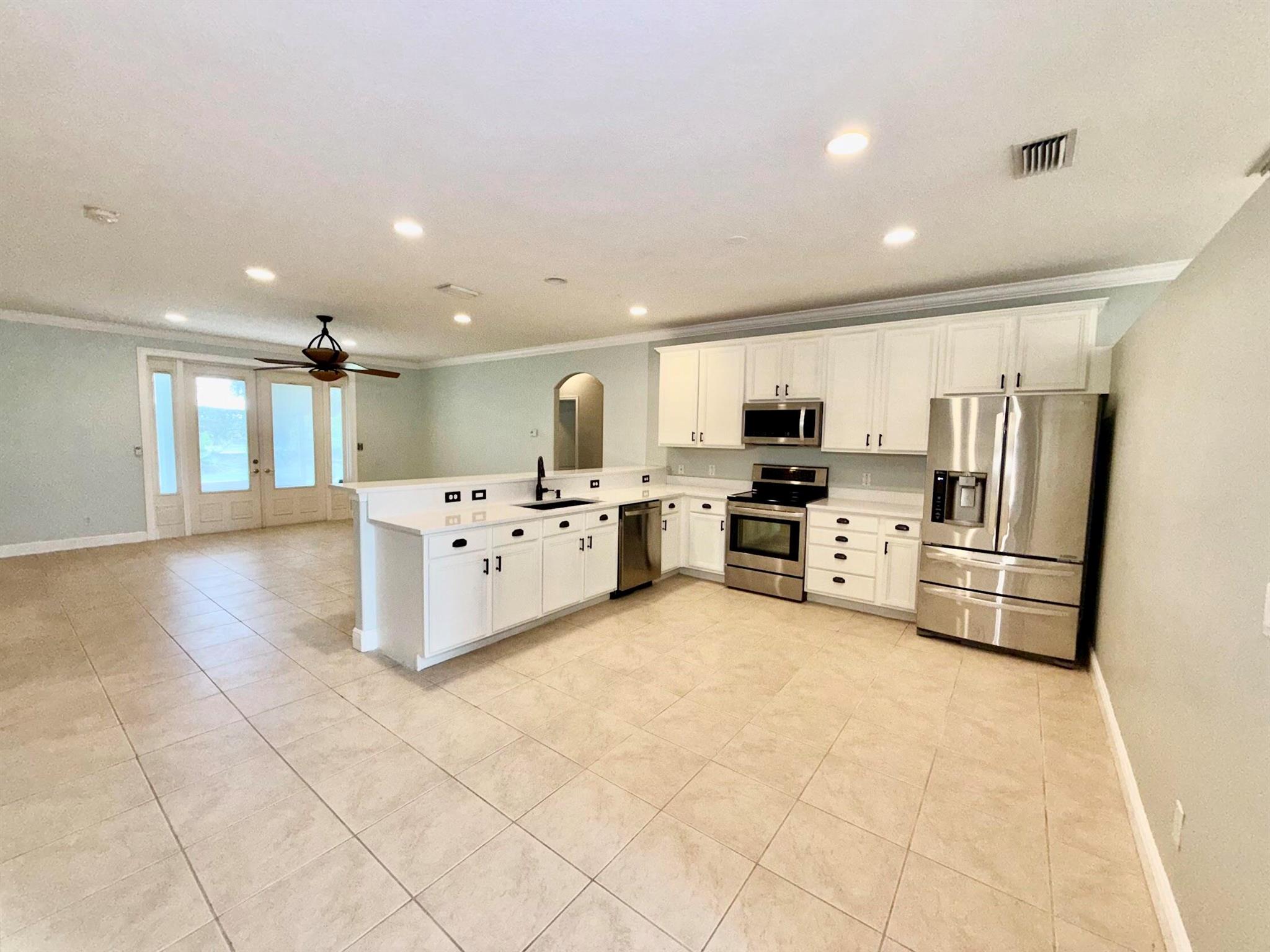 ''''''OAKS OF VERO PD PHA - Residential Lease