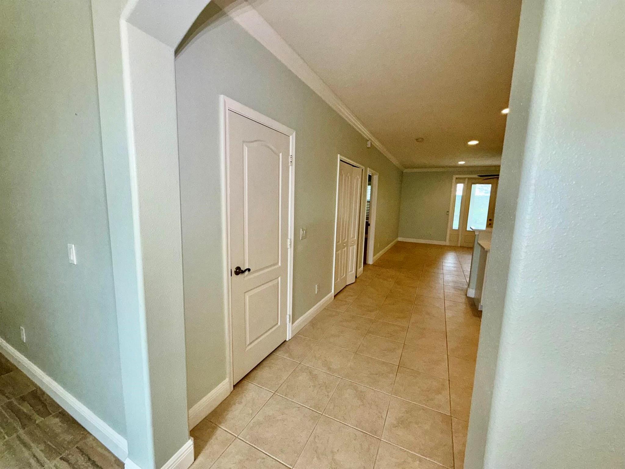 ''''''OAKS OF VERO PD PHA - Residential Lease