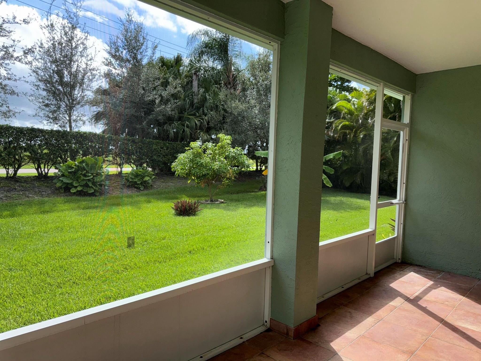 ''''''OAKS OF VERO PD PHA - Residential Lease