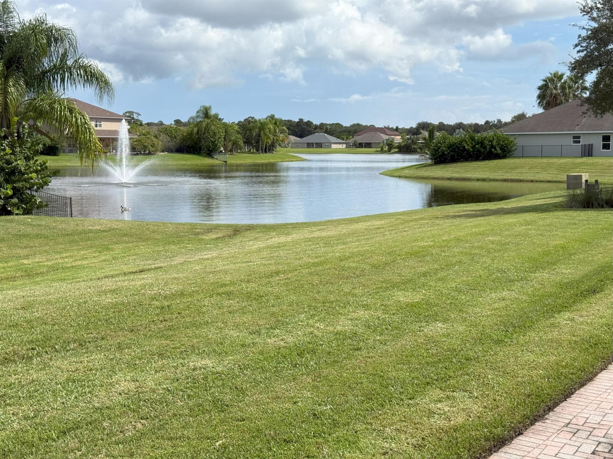 ''''''OAKS OF VERO PD PHA - Residential Lease