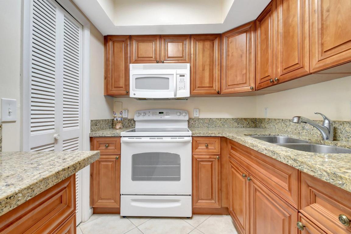 COLONIAL RIDGE CORP - Residential