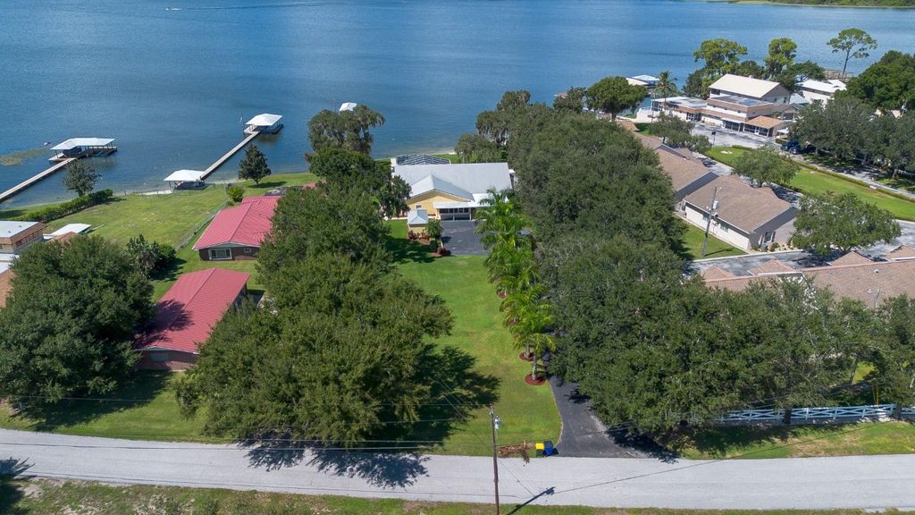 Photo of 131 Sunset Drive, Lake Placid, FL 33852 (MLS # F10529628)