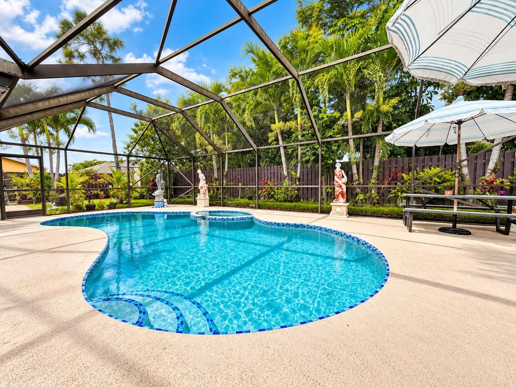 Photo of 1402 The 12th Fairway, Wellington, FL 33414 (MLS # B26077562)
