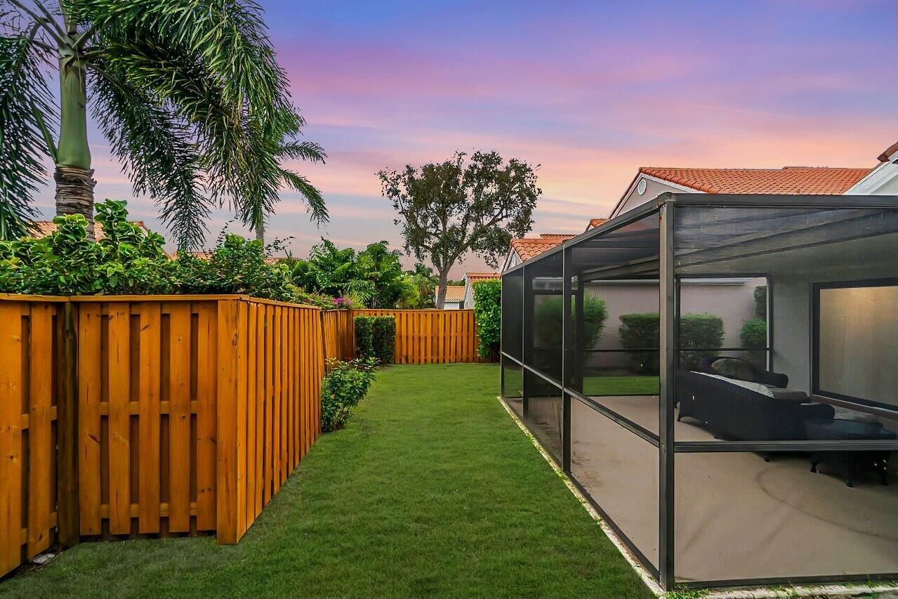 CRYSTAL POINTE - Residential