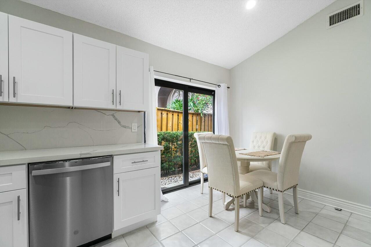 CRYSTAL POINTE - Residential