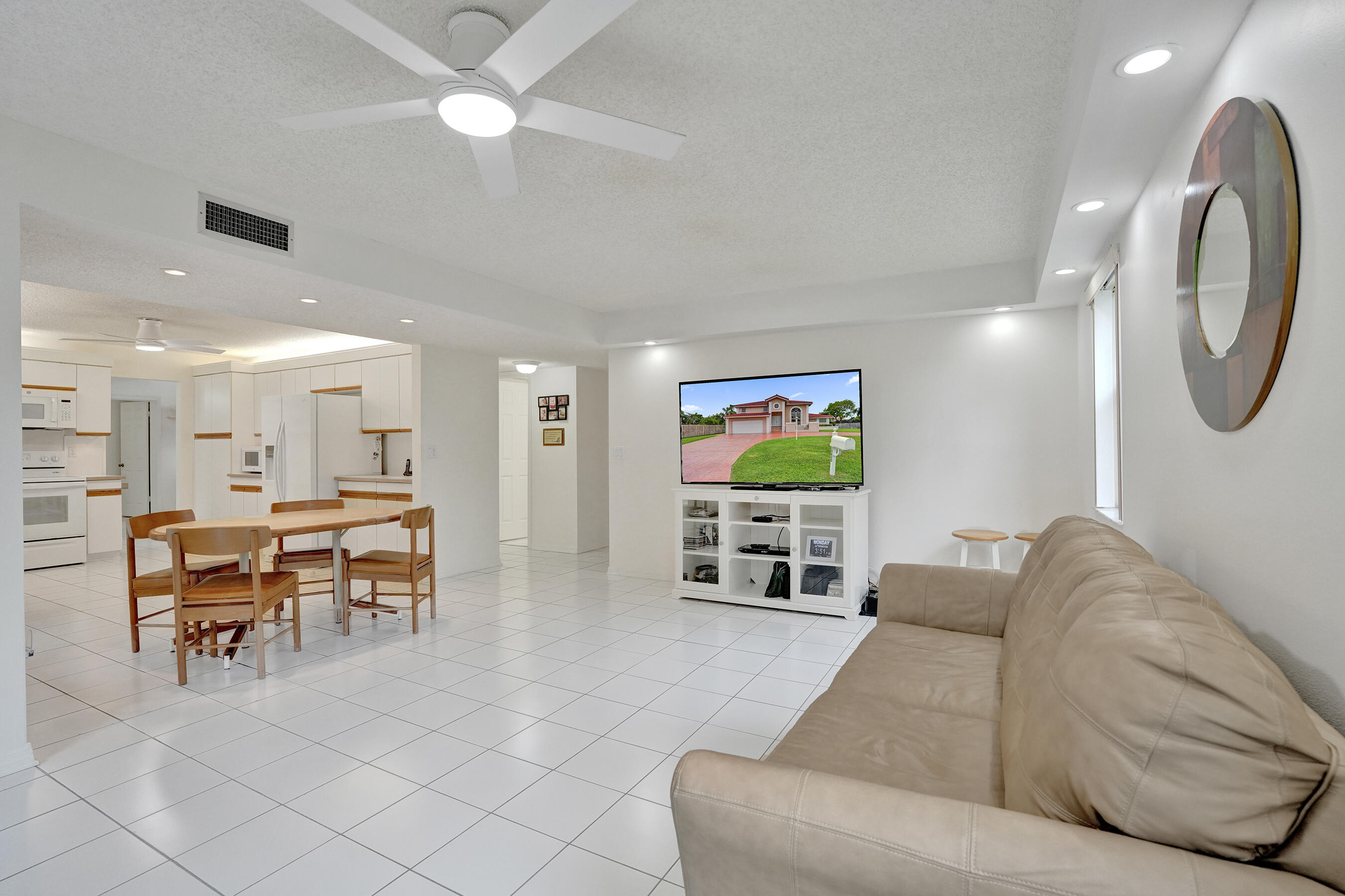 HAWKES BLUFF - Residential