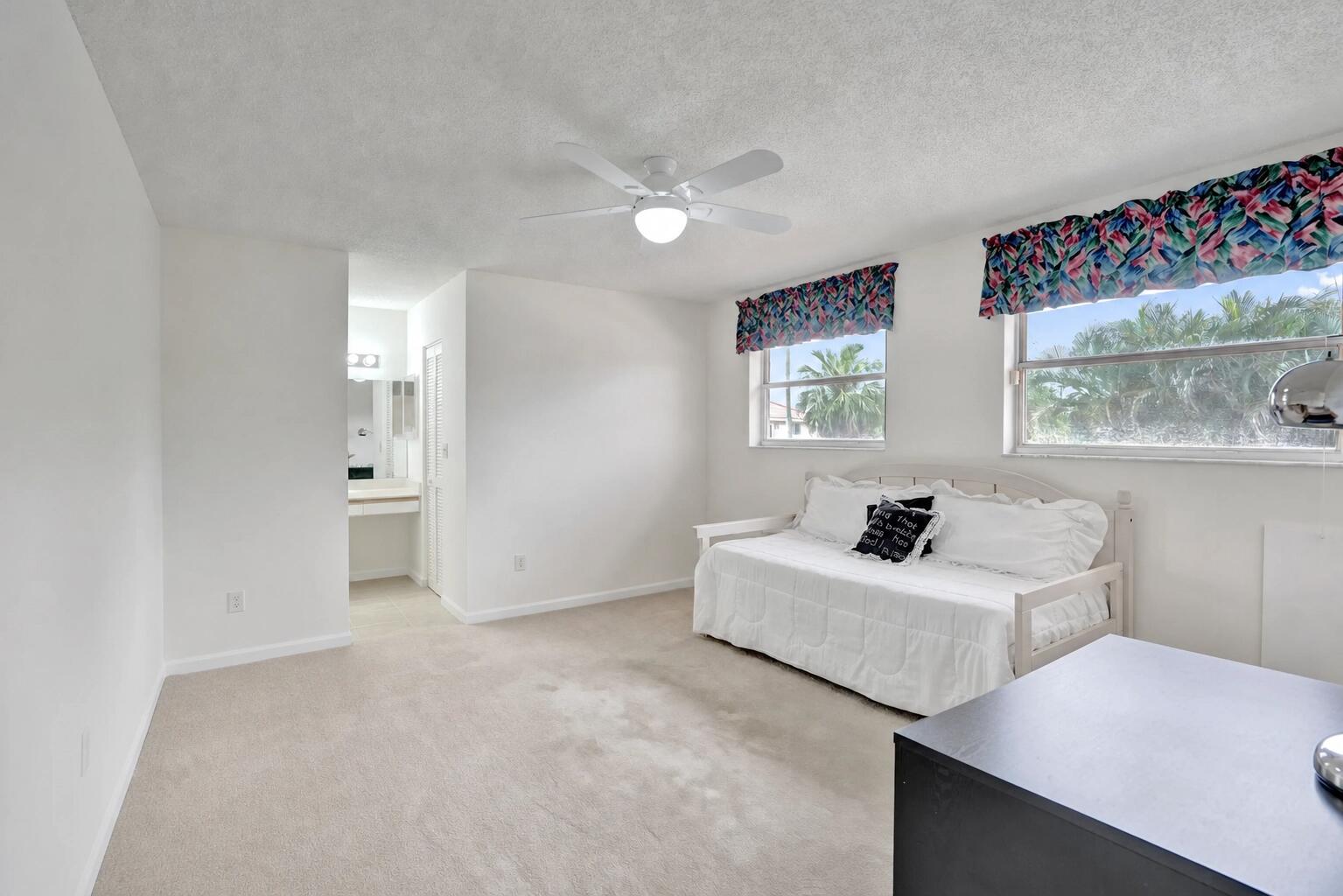 HAWKES BLUFF - Residential