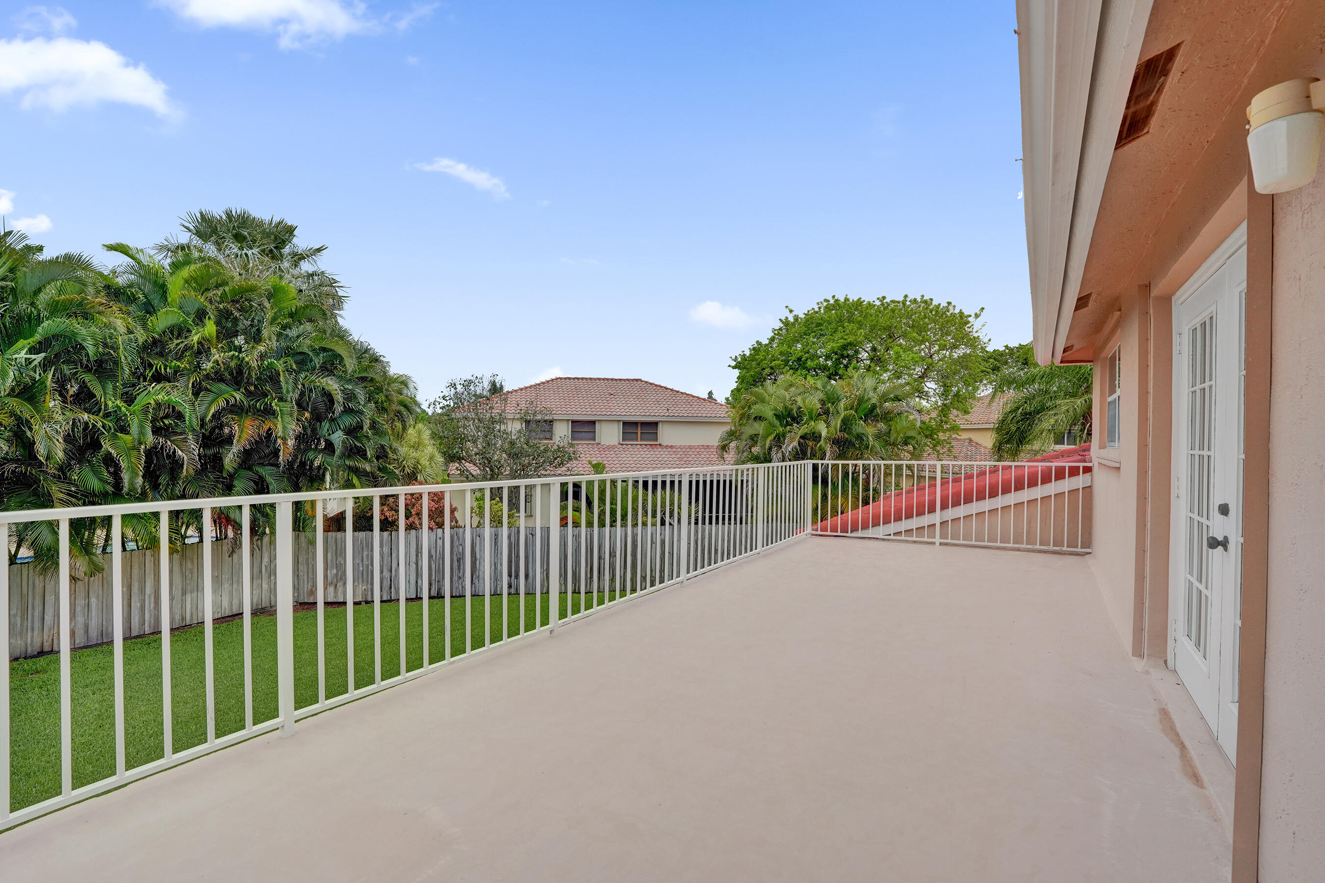 HAWKES BLUFF - Residential