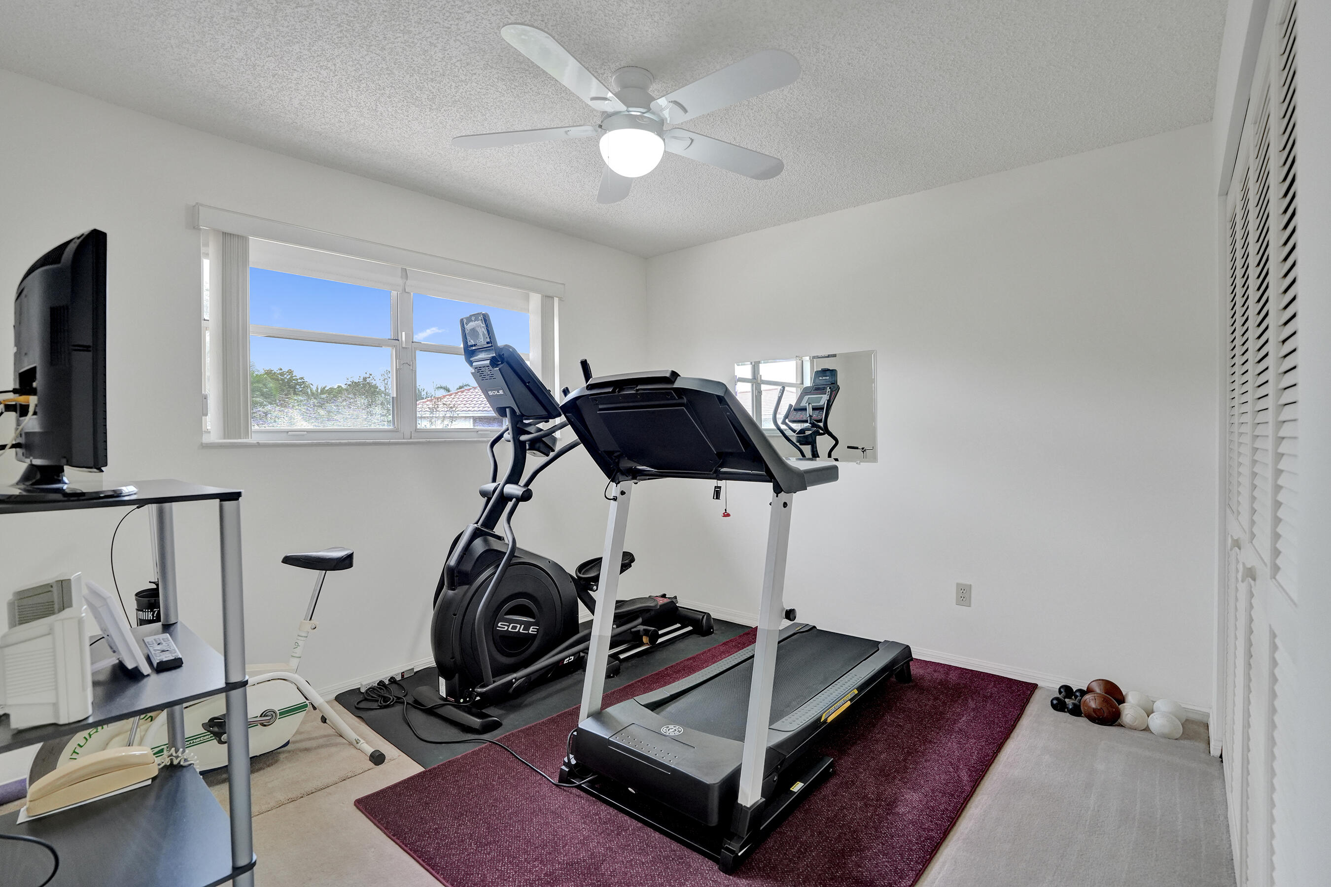 HAWKES BLUFF - Residential