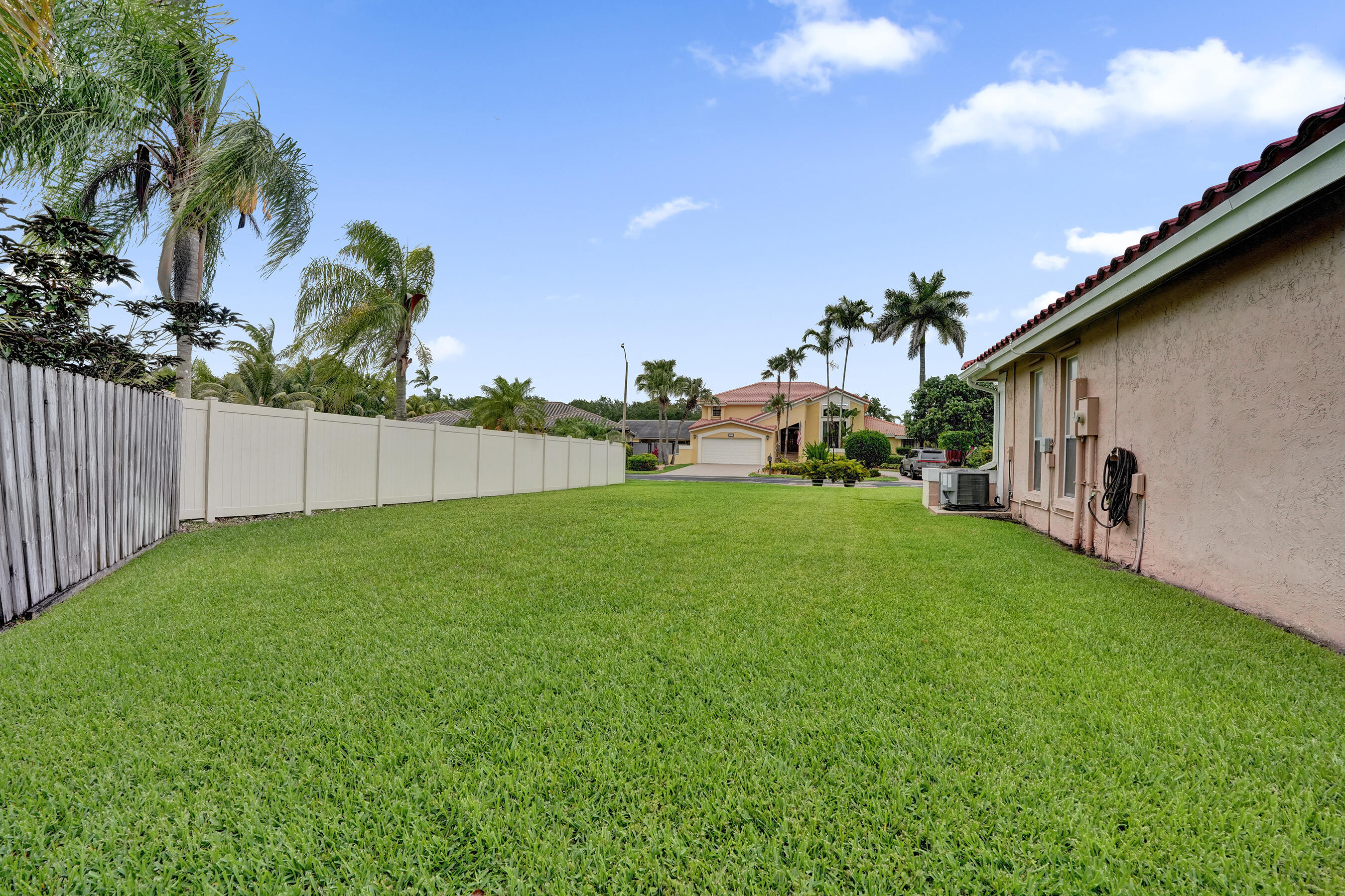 HAWKES BLUFF - Residential