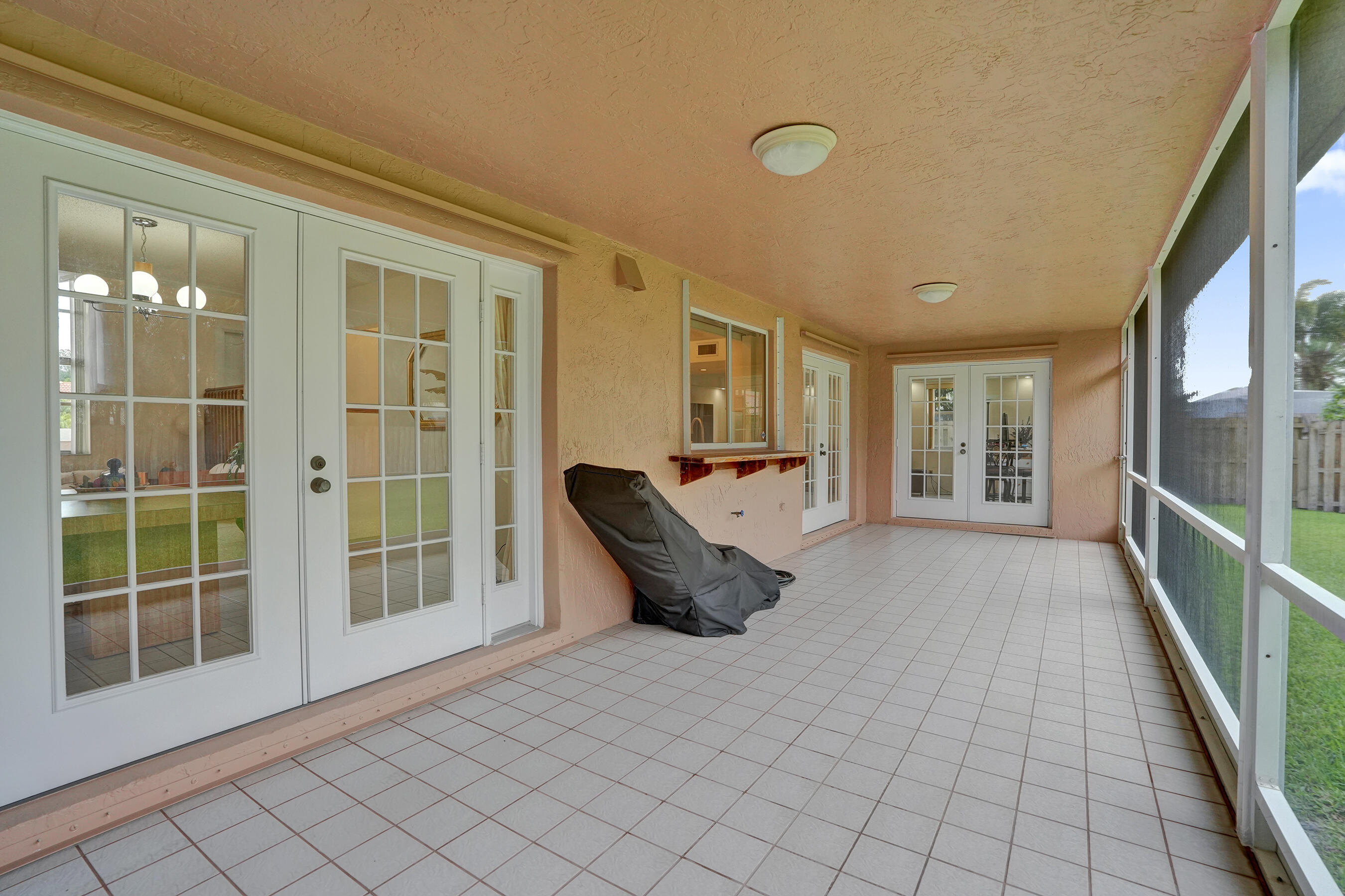 HAWKES BLUFF - Residential