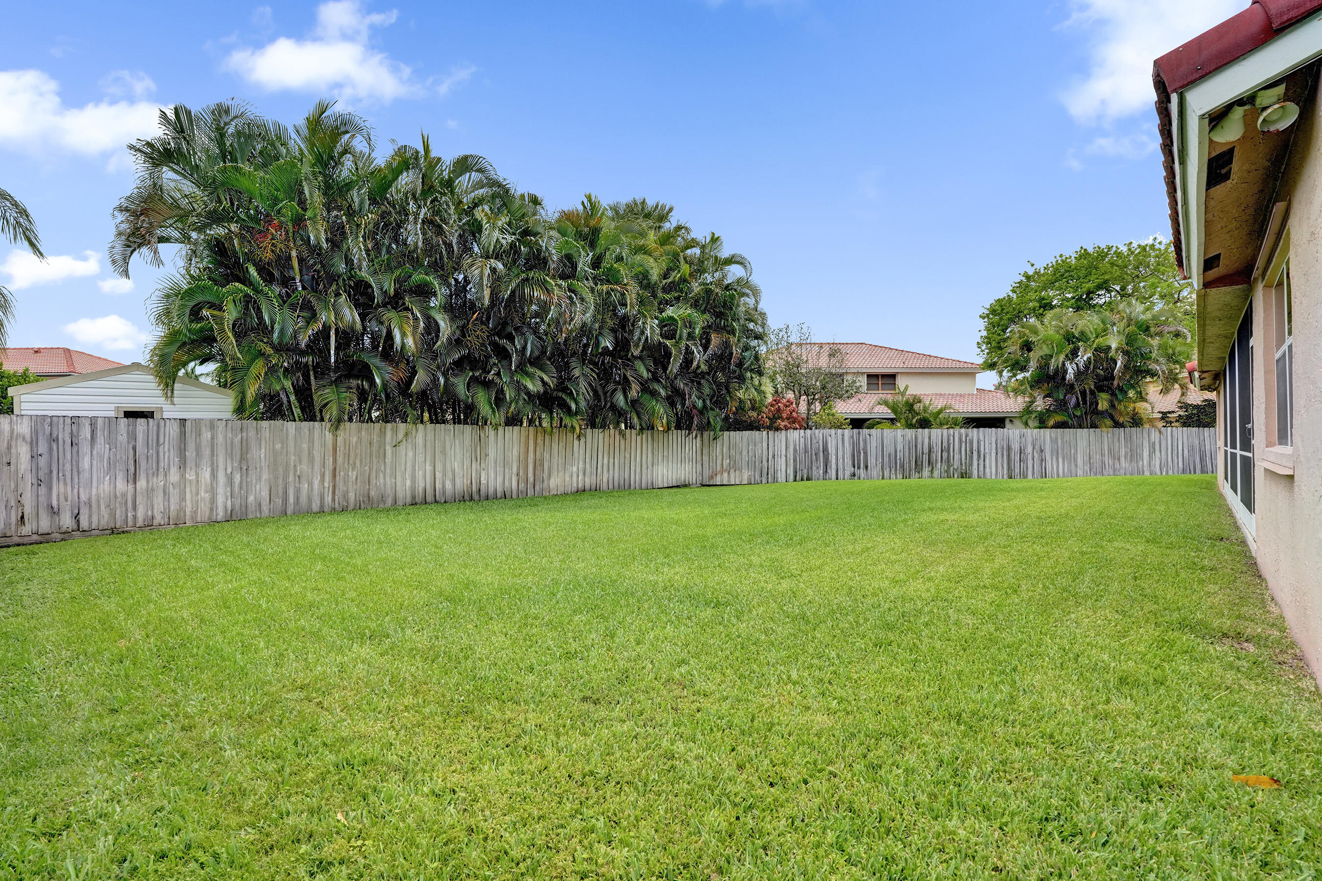 HAWKES BLUFF - Residential