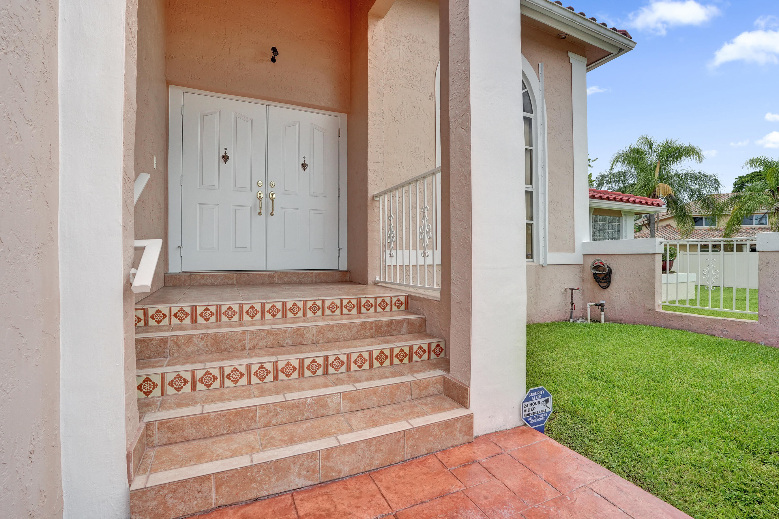 HAWKES BLUFF - Residential