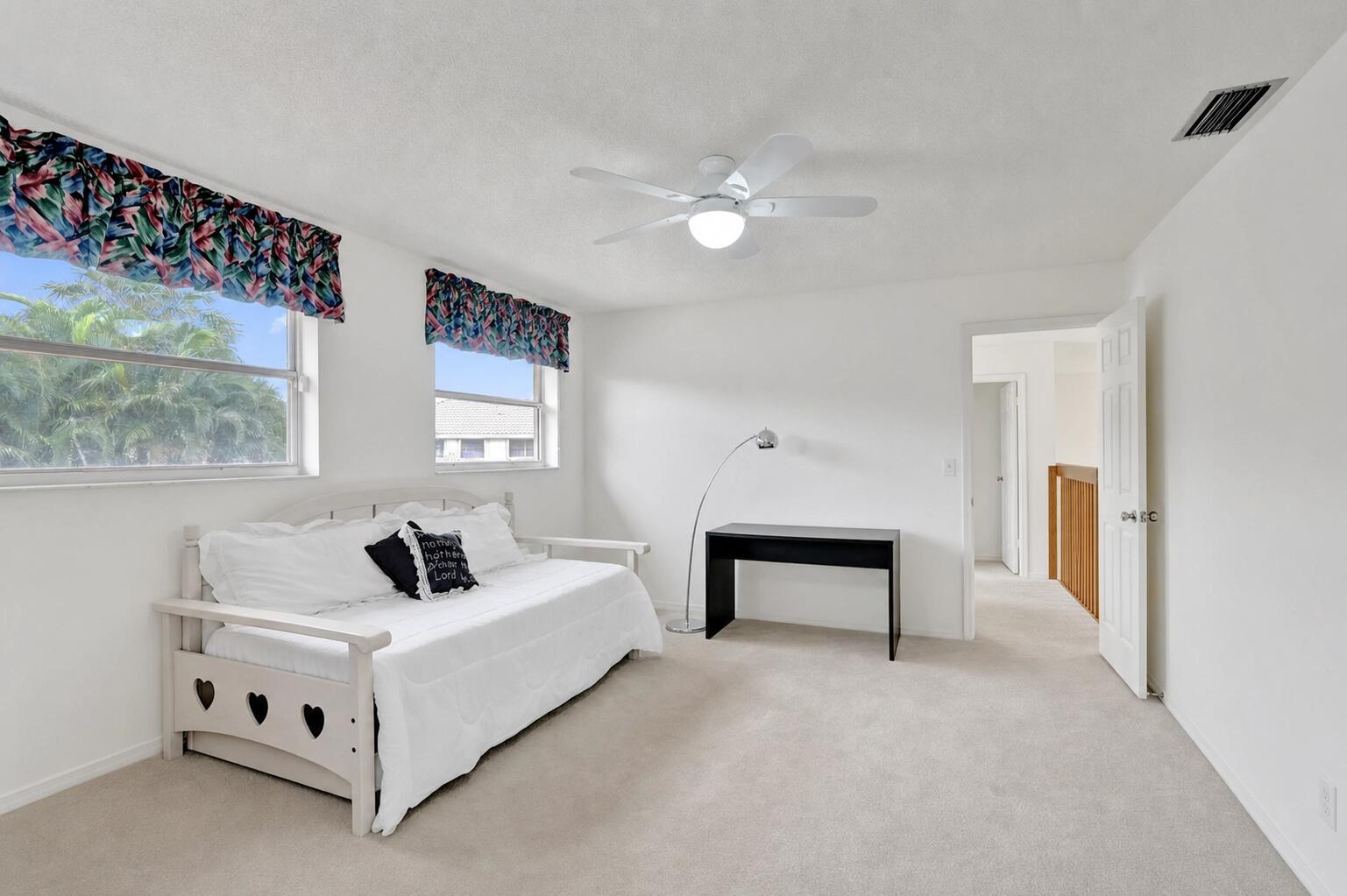 HAWKES BLUFF - Residential