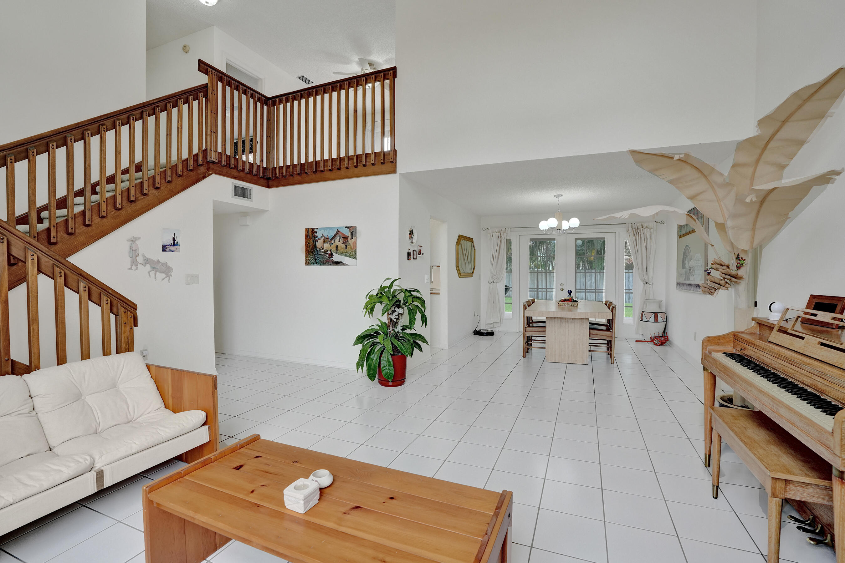 HAWKES BLUFF - Residential