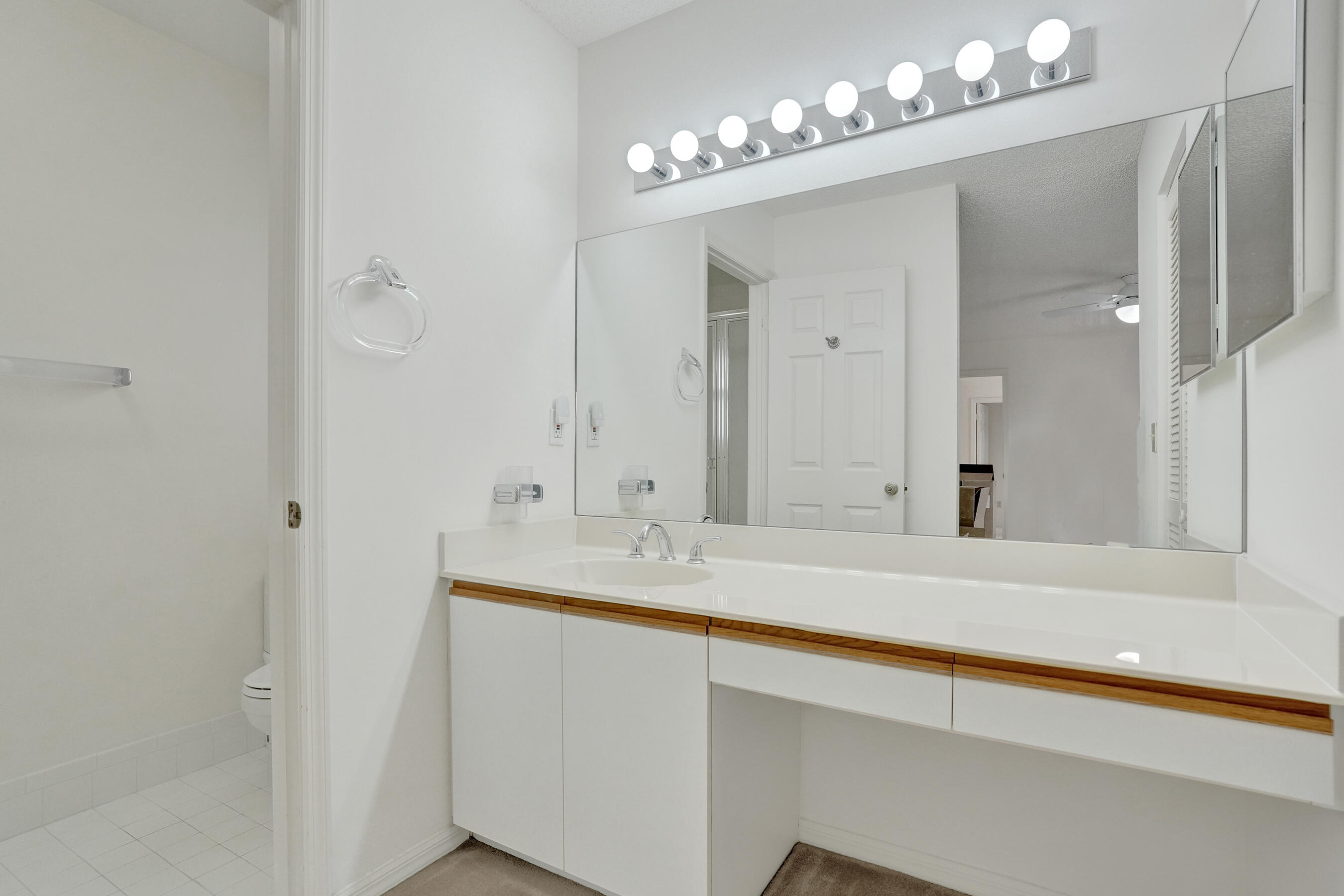 HAWKES BLUFF - Residential