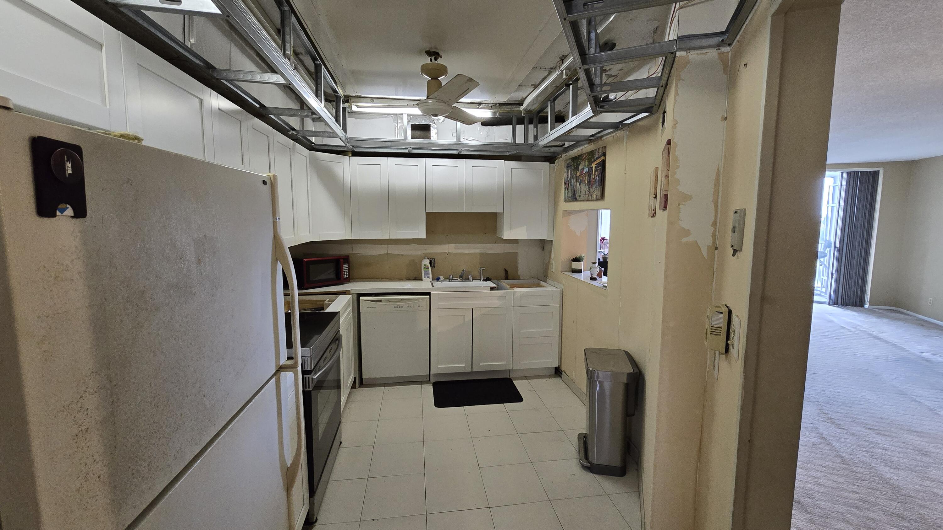 NO 40 PALM-AIRE COUNTRY CLUB - Residential