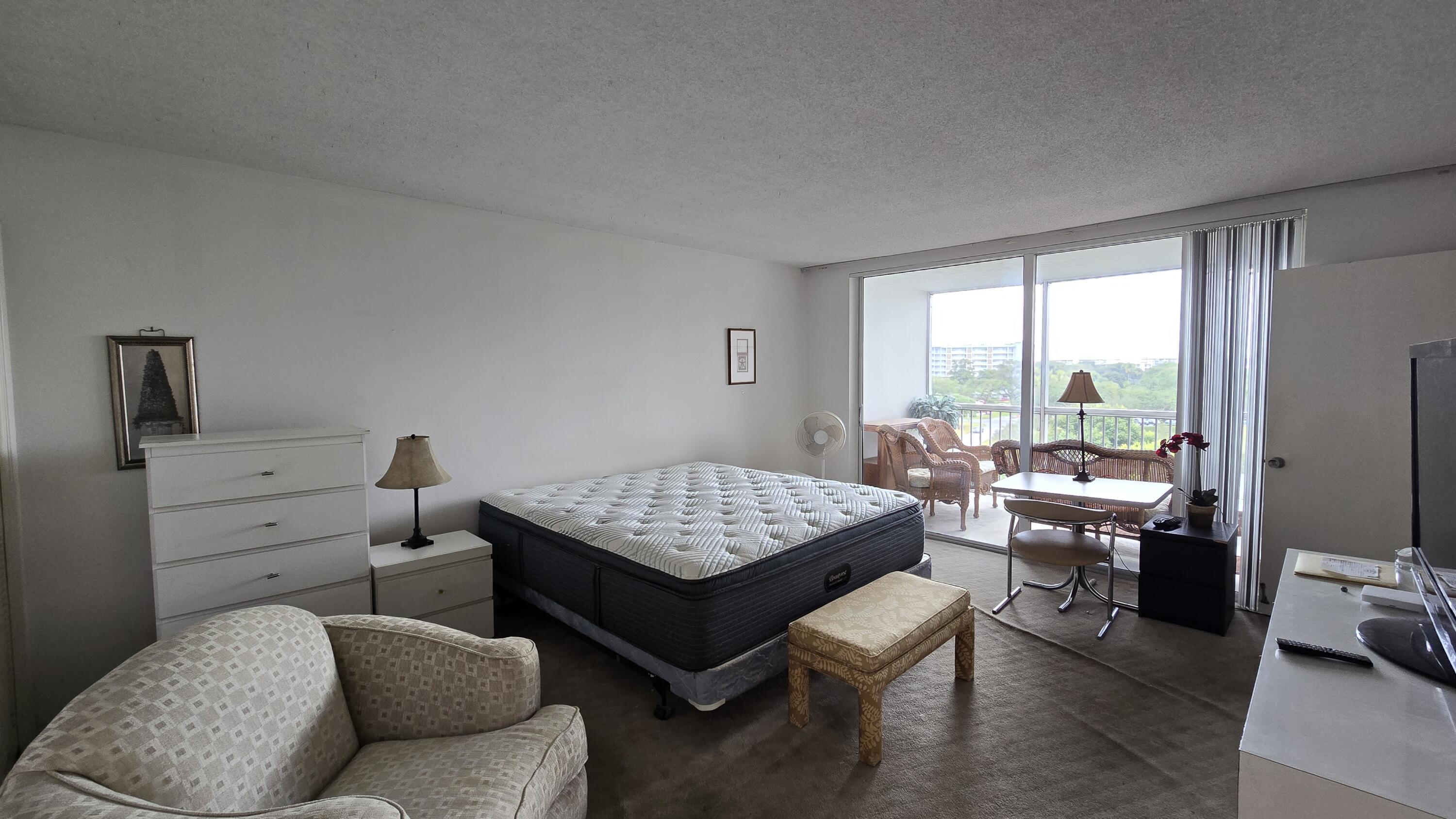 NO 40 PALM-AIRE COUNTRY CLUB - Residential