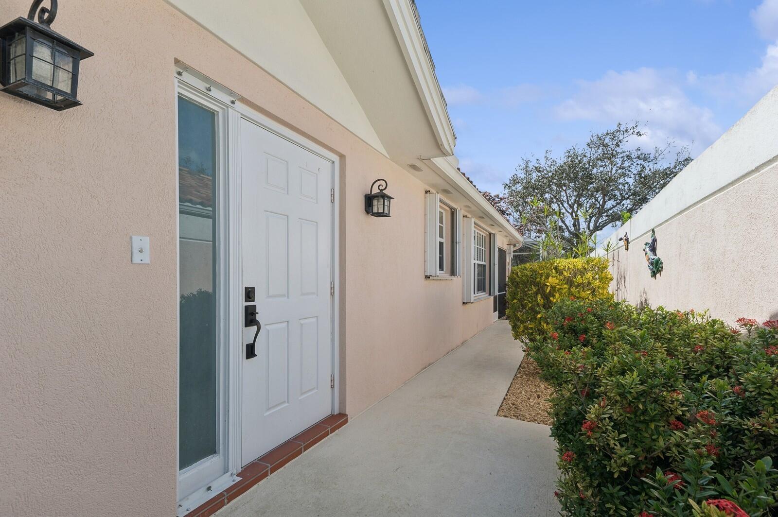 2569 Livingston Lane