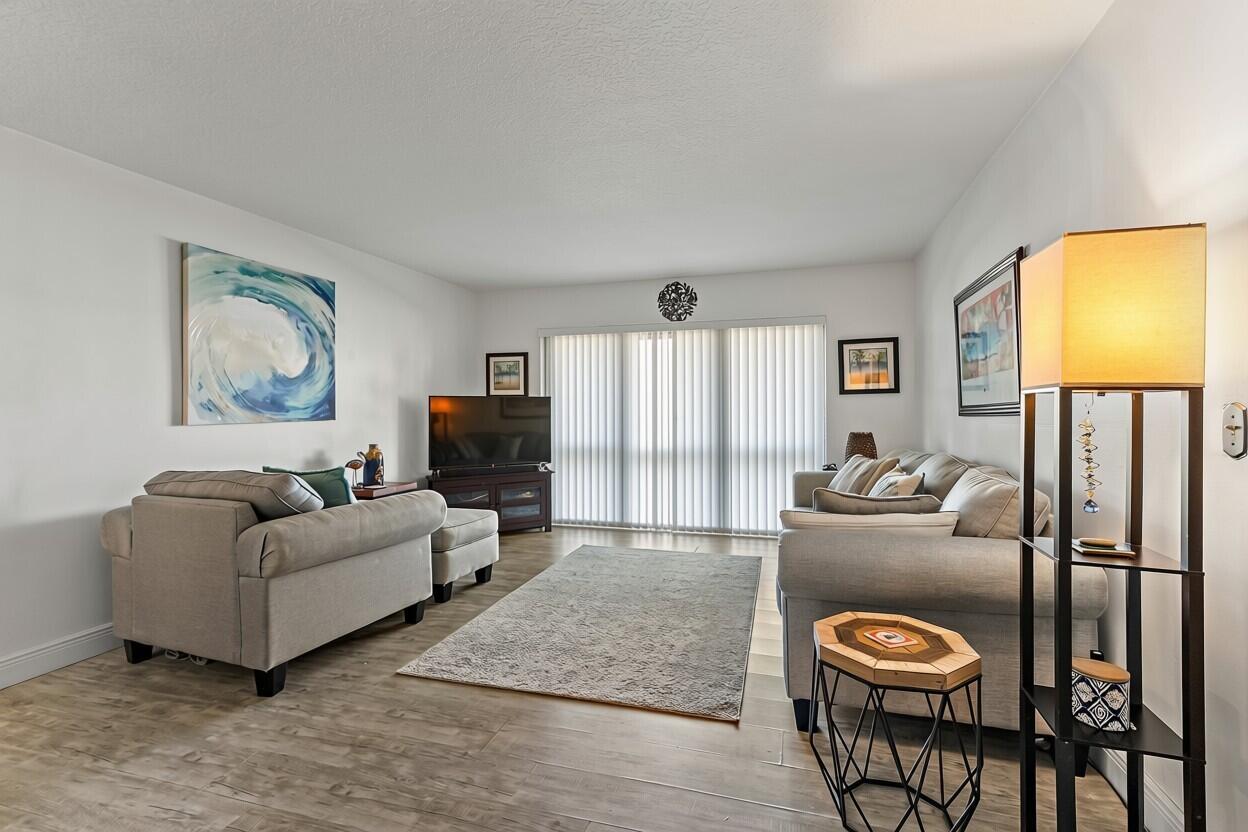 1111 GREEN PINE Boulevard F1