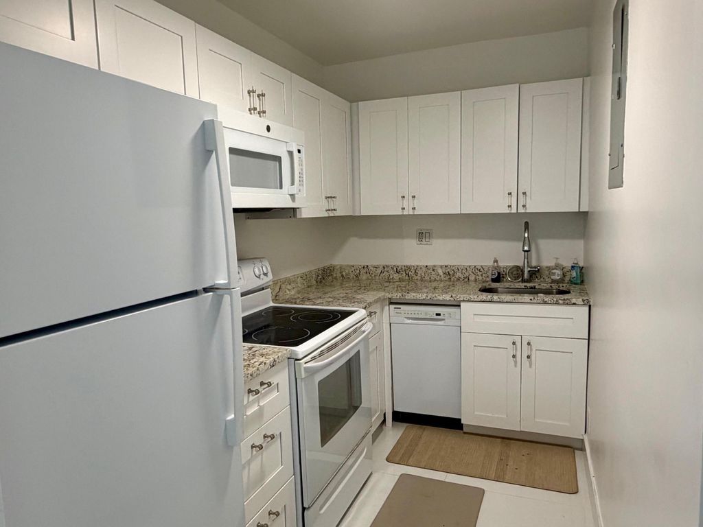 Photo of 3000 Riomar Street #703, Fort Lauderdale, FL 33304 (MLS # B26021493)