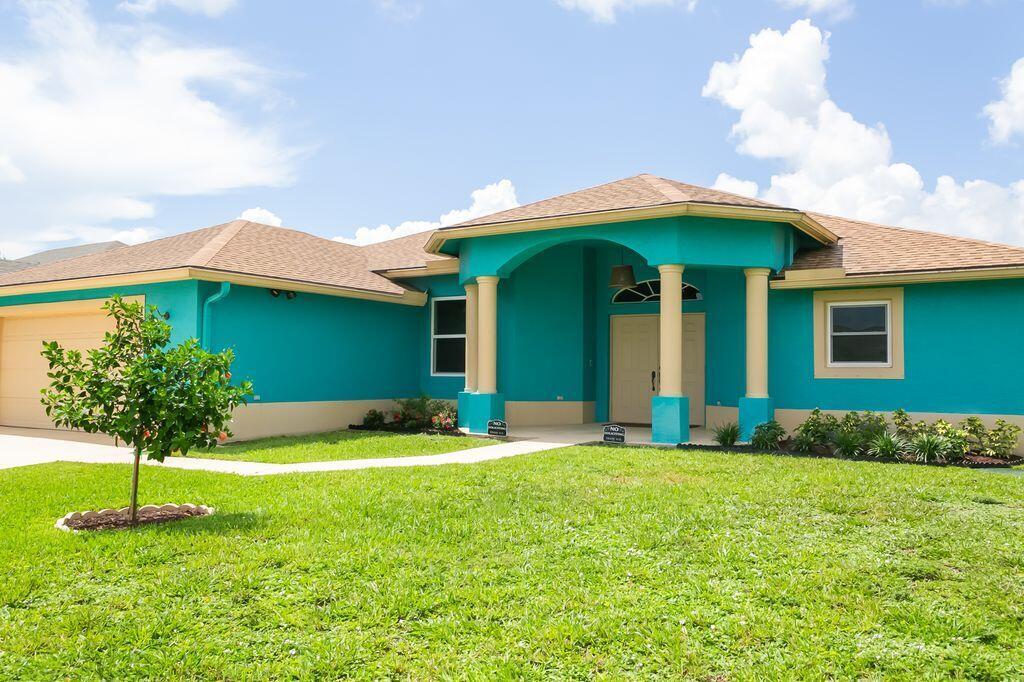 1002 SW Fisherman Avenue, Port St Lucie, FL, 34953/$488,000 1 1002 SW Fisherman Avenue