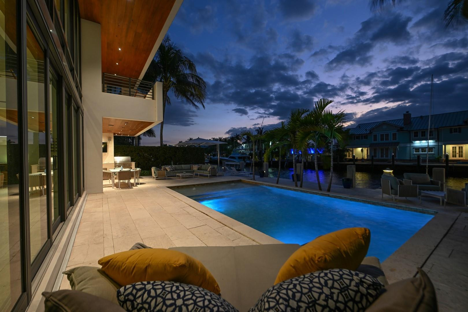 Riviera 6-17 B - Residential