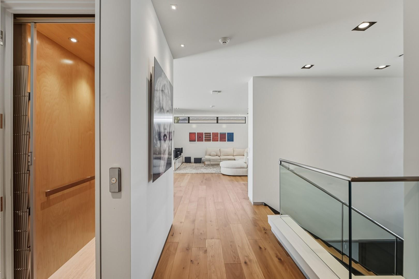 Riviera 6-17 B - Residential