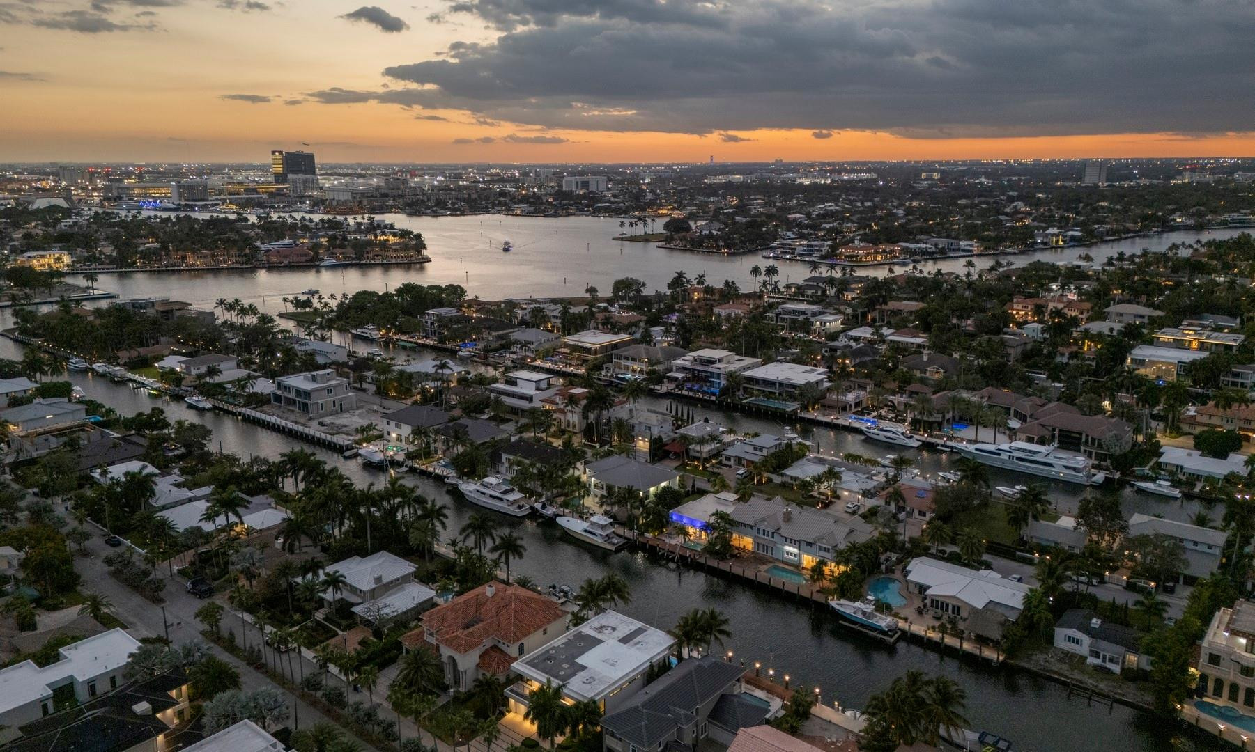 Riviera 6-17 B - Residential