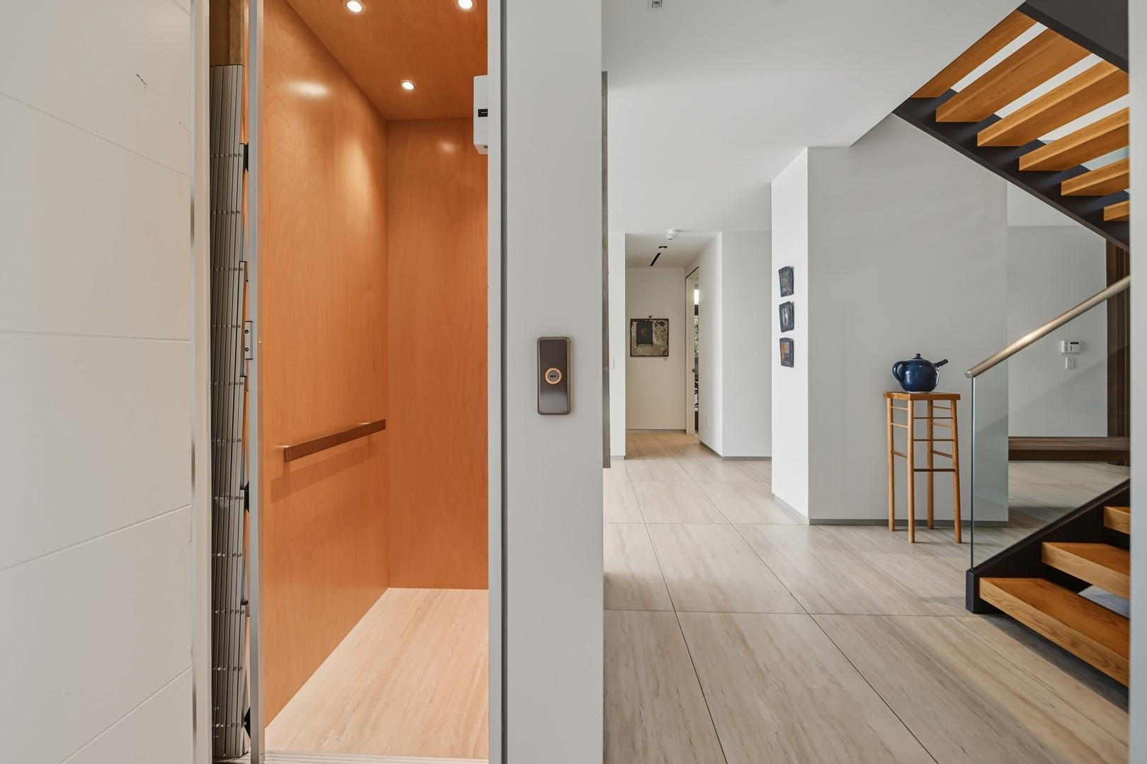 Riviera 6-17 B - Residential