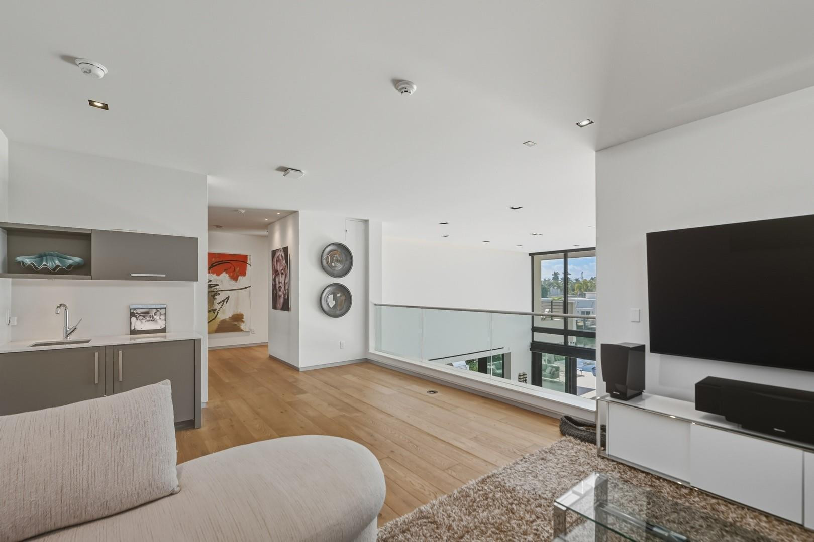 Riviera 6-17 B - Residential