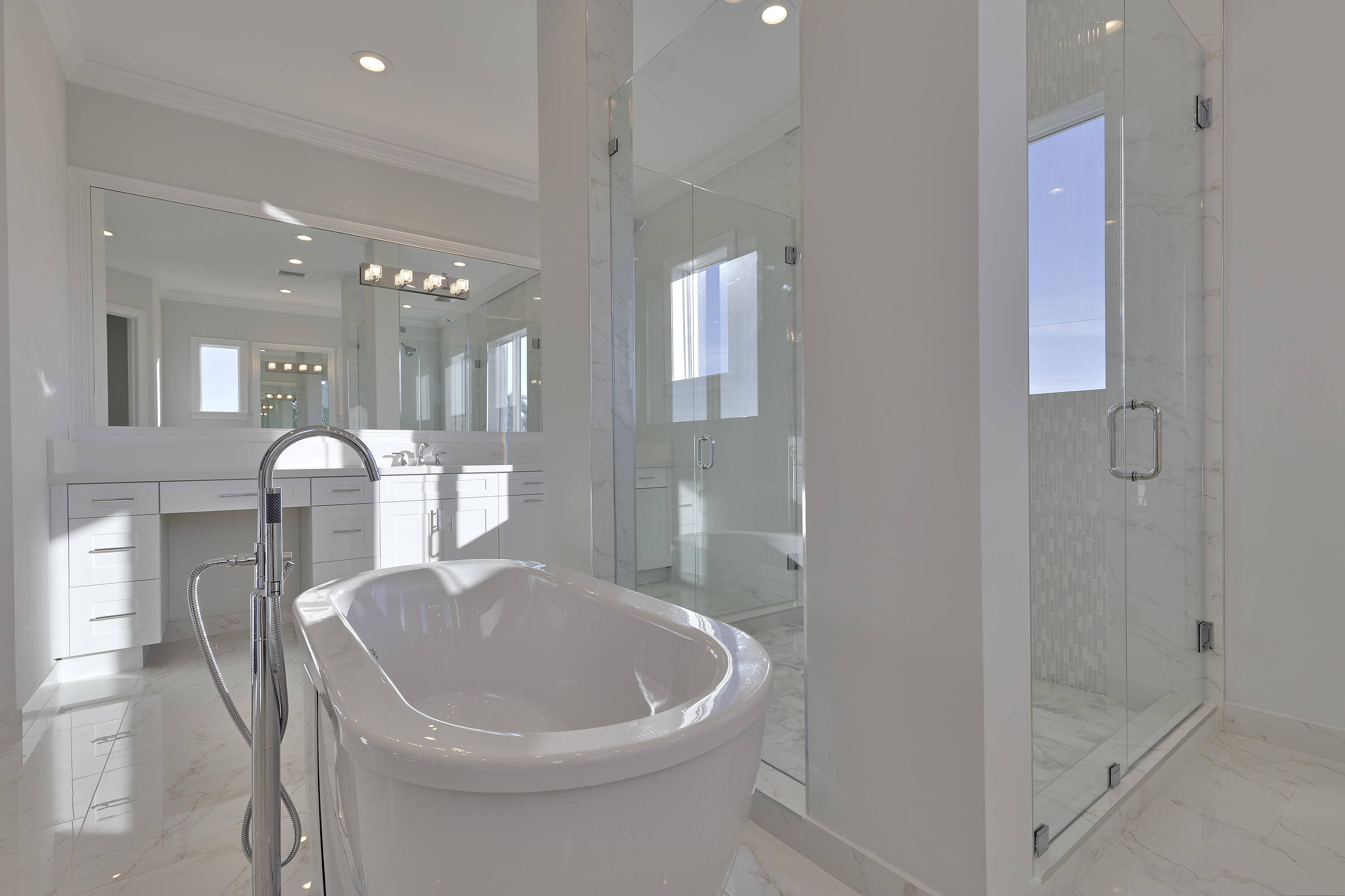 PIRATES COVE - Residential