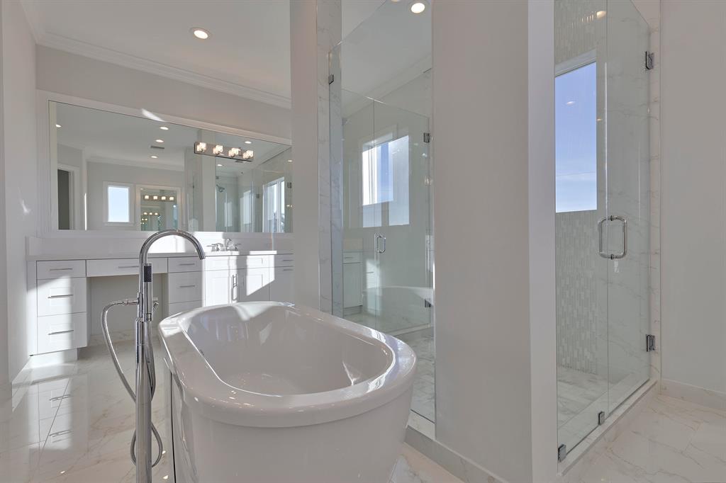 PIRATES COVE - Residential