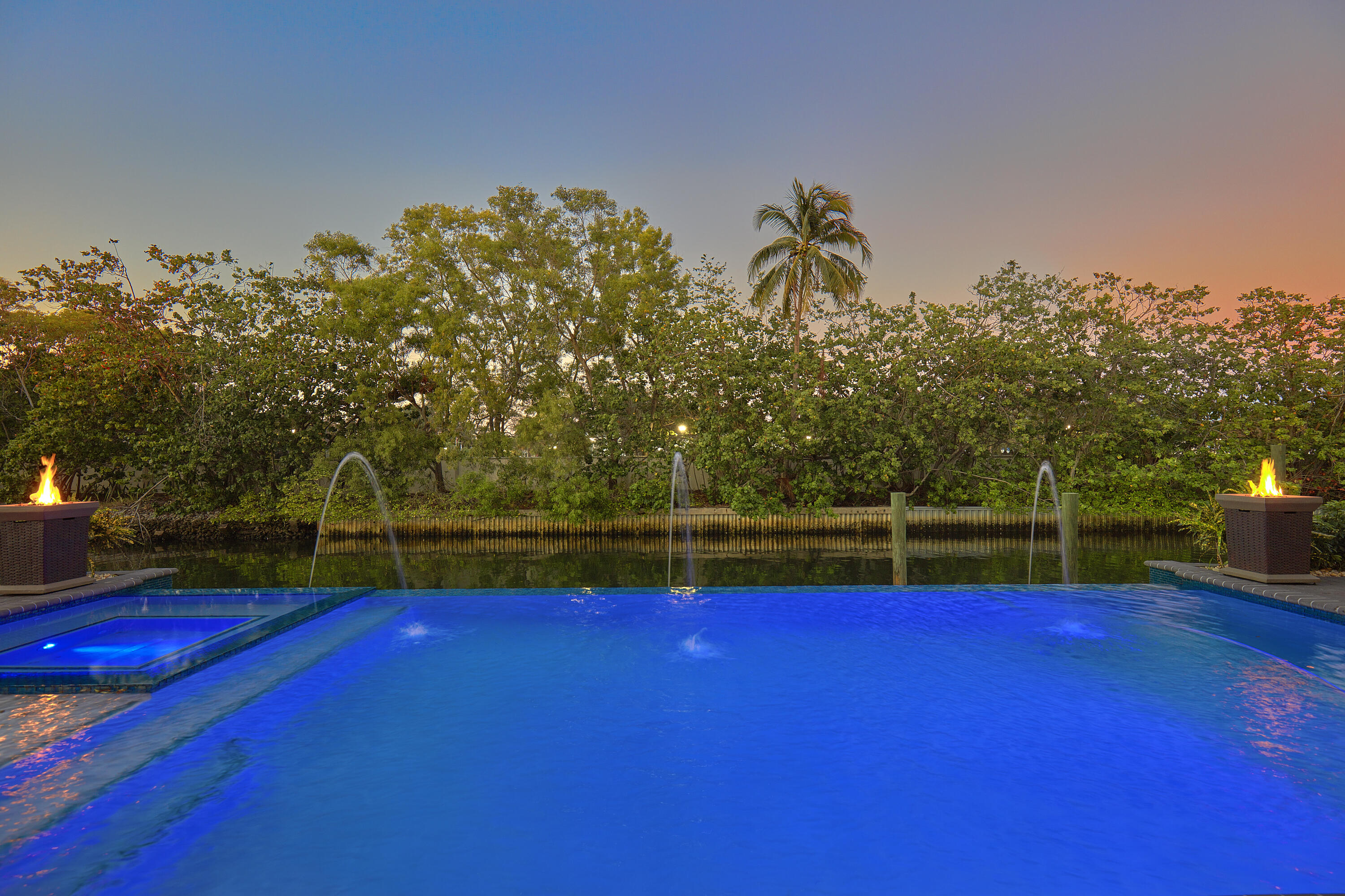 PIRATES COVE - Residential