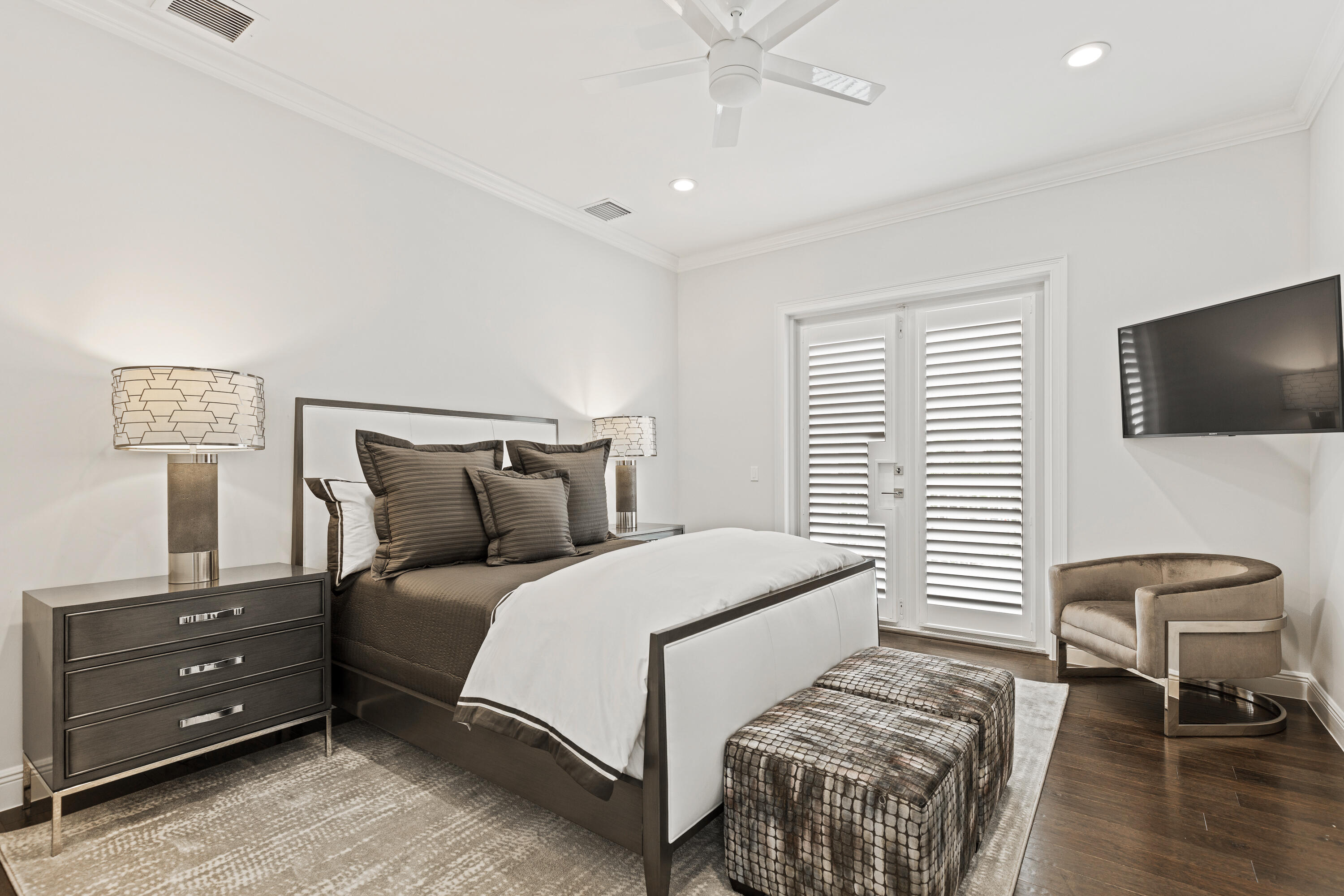 PIRATES COVE - Residential