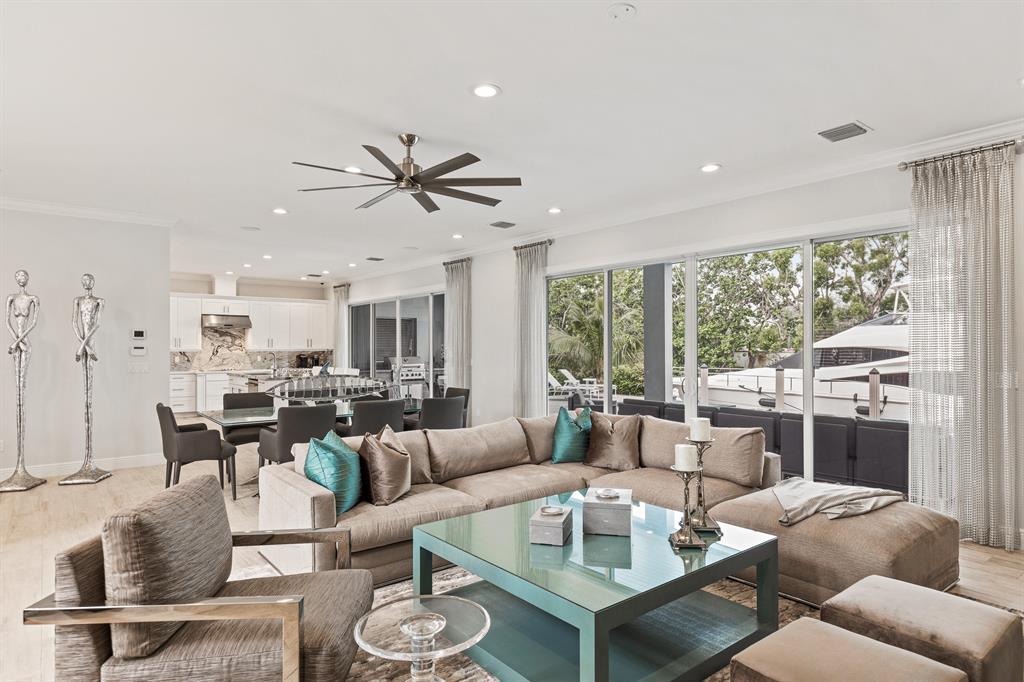 PIRATES COVE - Residential