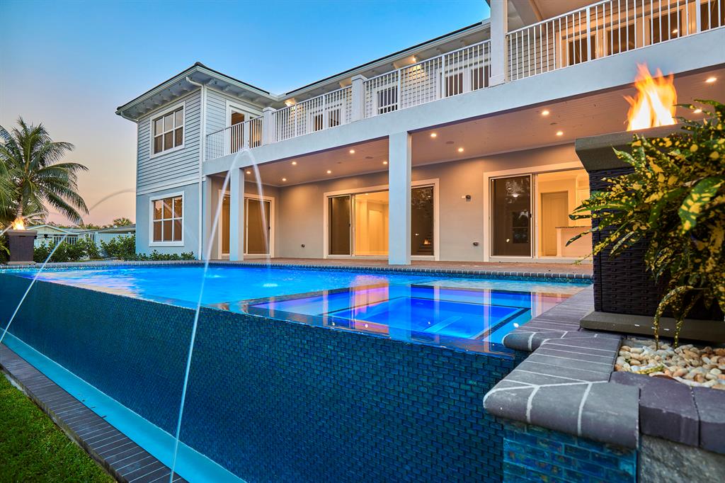 PIRATES COVE - Residential