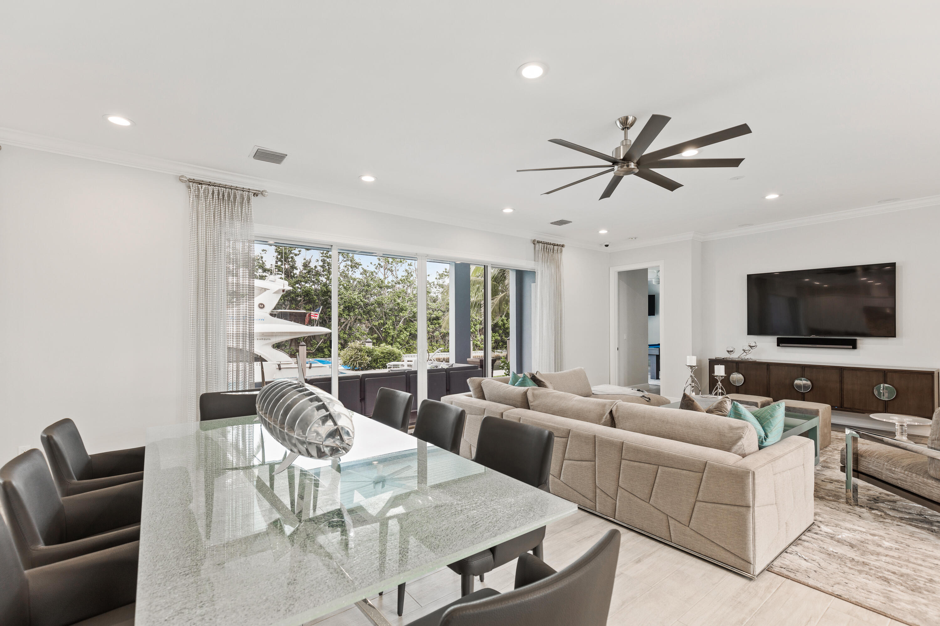 PIRATES COVE - Residential