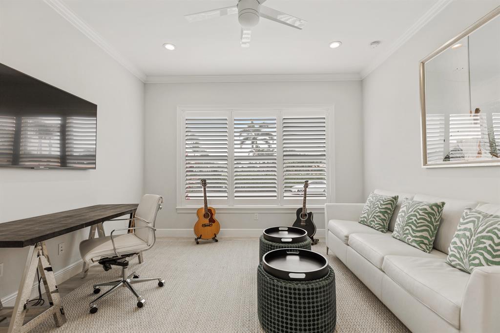 PIRATES COVE - Residential