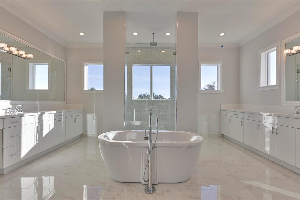 PIRATES COVE - Residential