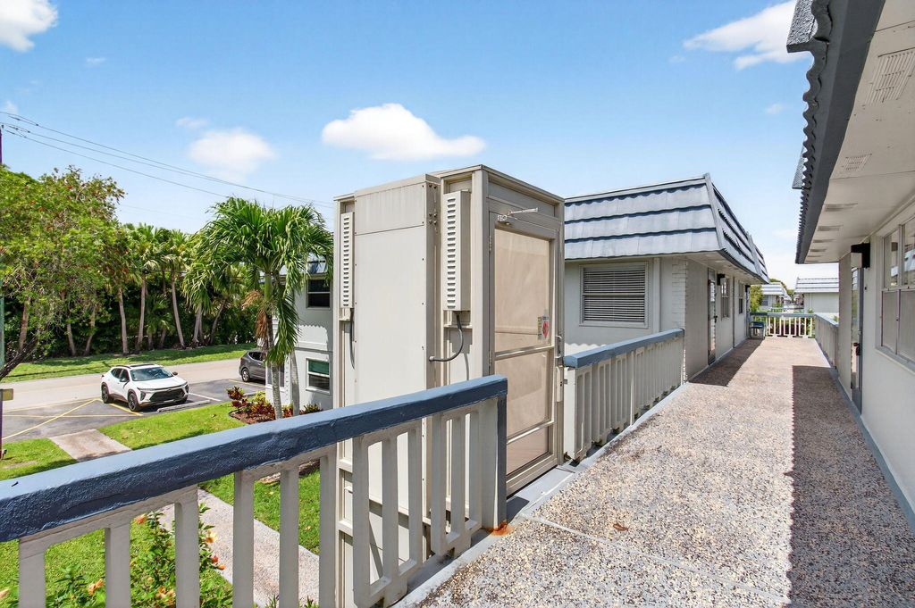 Photo of 186 Tuscany C Park, Delray Beach, FL 33446 (MLS # B26011053)