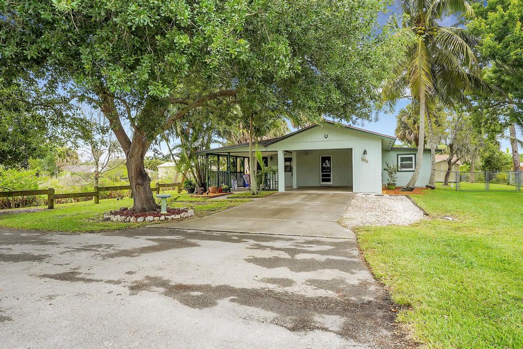Photo of 433 SW 35th Street, Palm City, FL 34990 (MLS # R10970941)