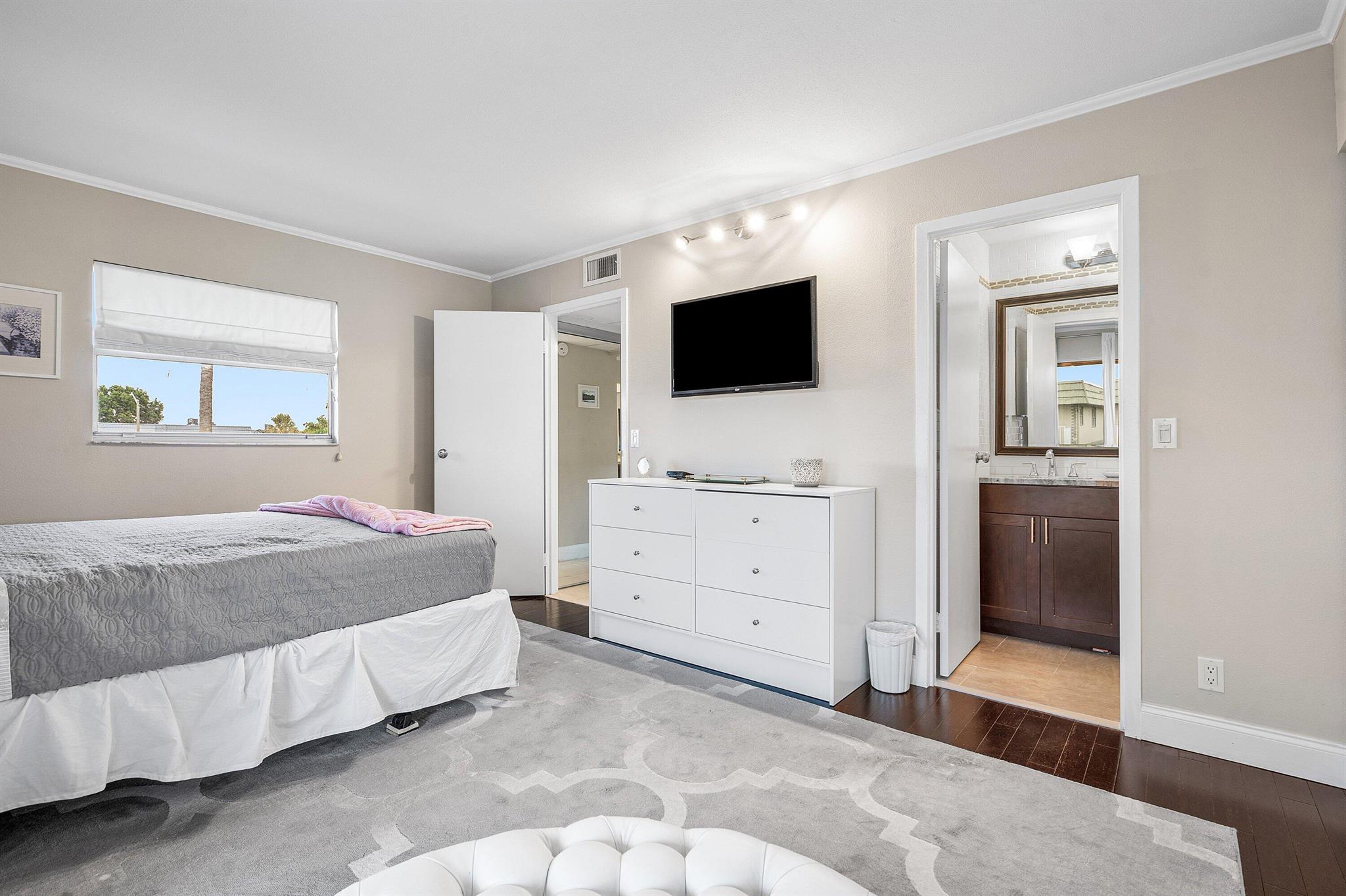 KINGS POINT BRITTANY COND - Residential Lease