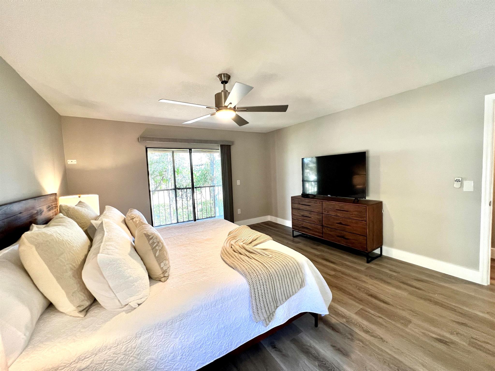 SHEFFIELD WOODS AT WELLINGTON CONDO - Residential