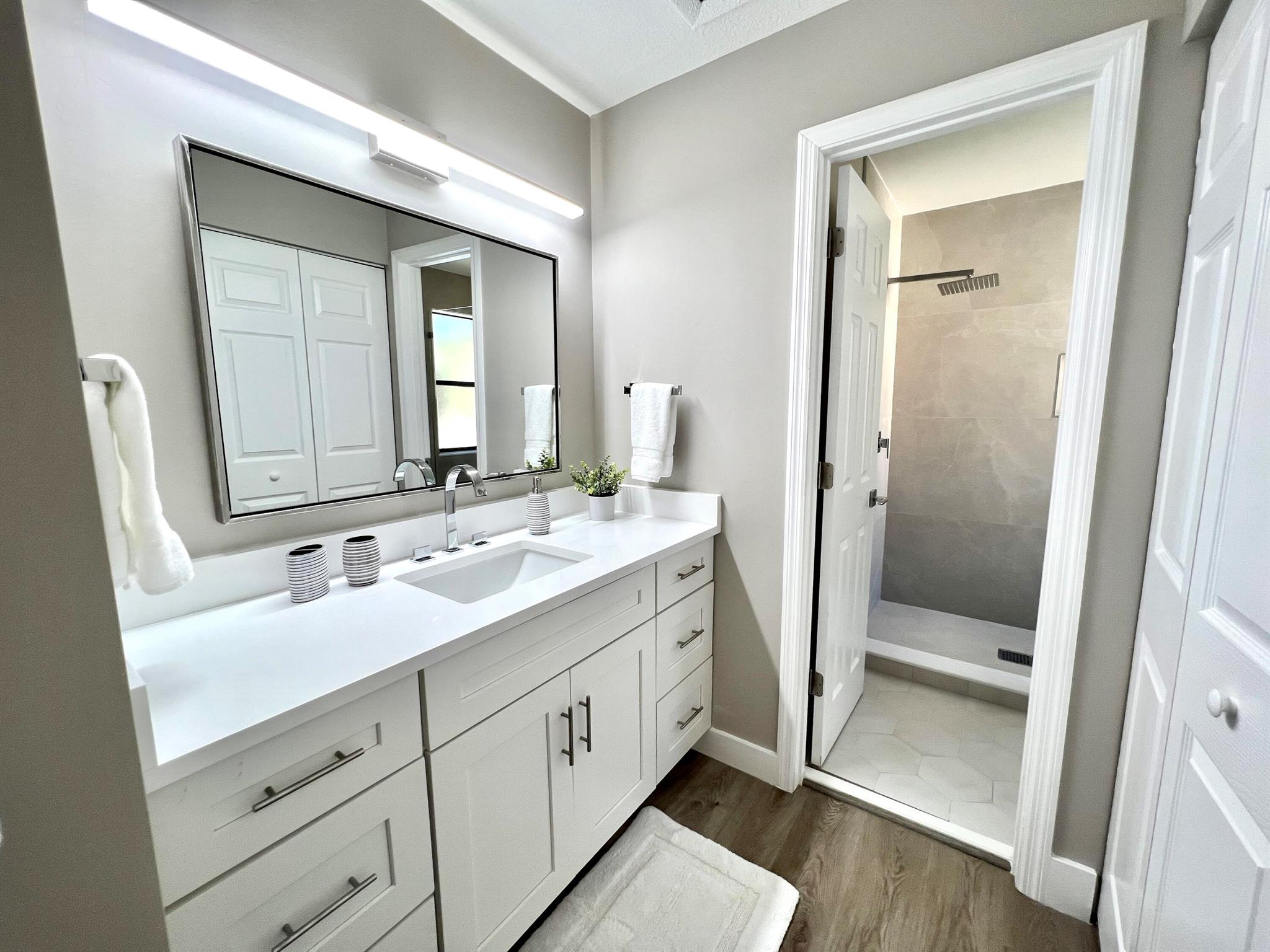 SHEFFIELD WOODS AT WELLINGTON CONDO - Residential